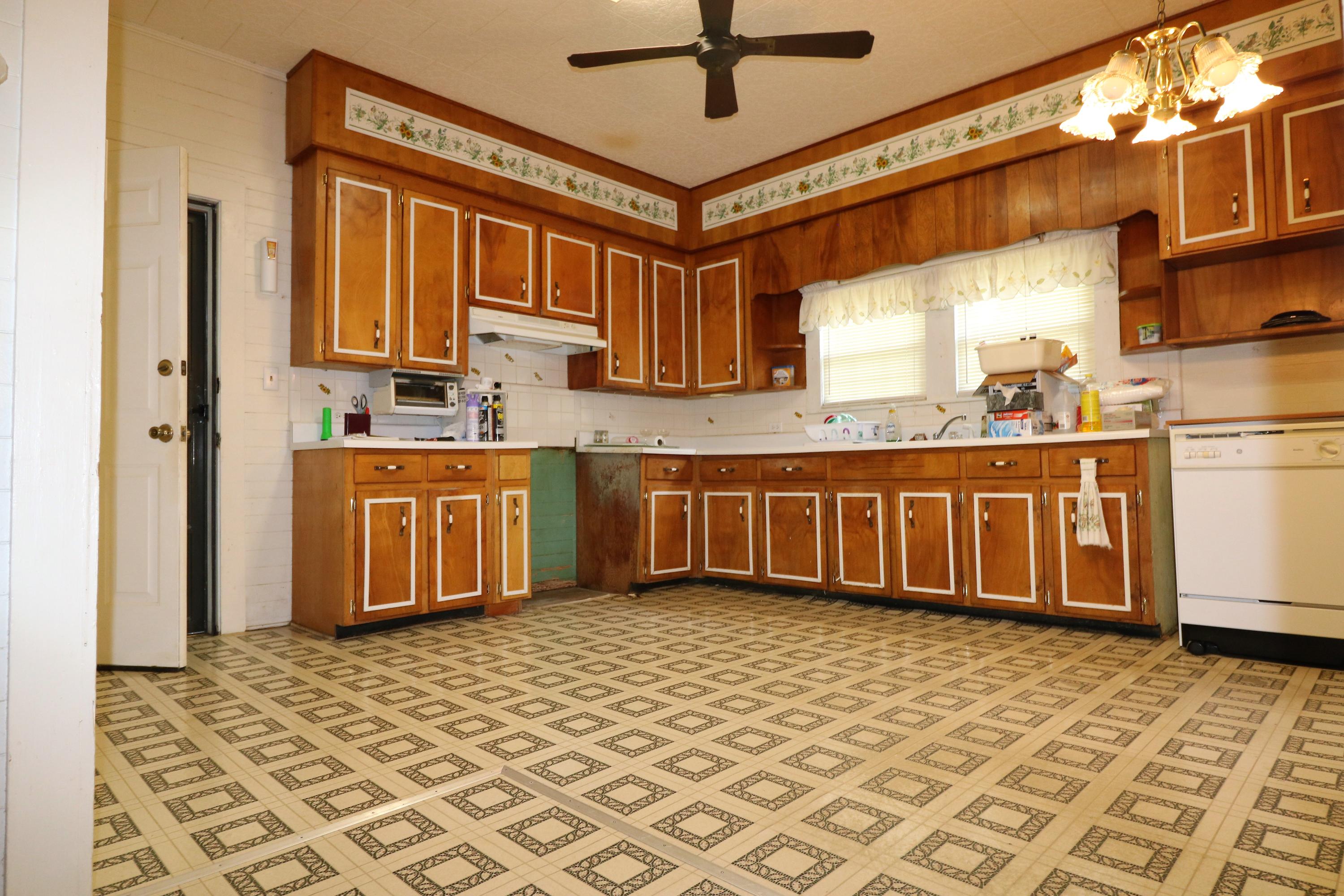 NO RECORDED SUBDIVISION - Residential