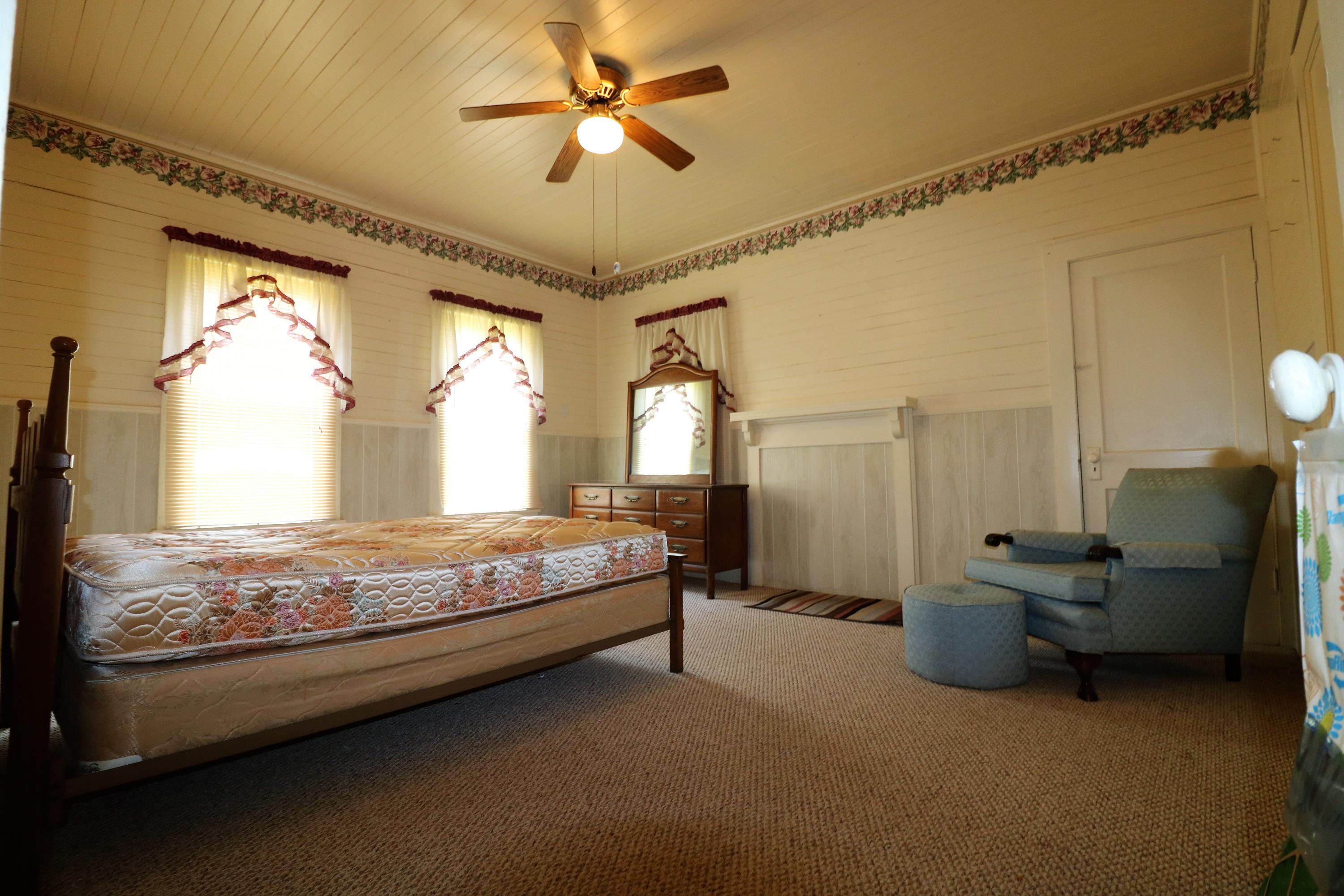 NO RECORDED SUBDIVISION - Residential