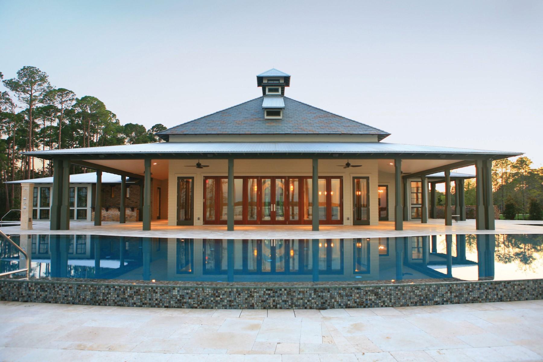 CHURCHILL OAKS - Land