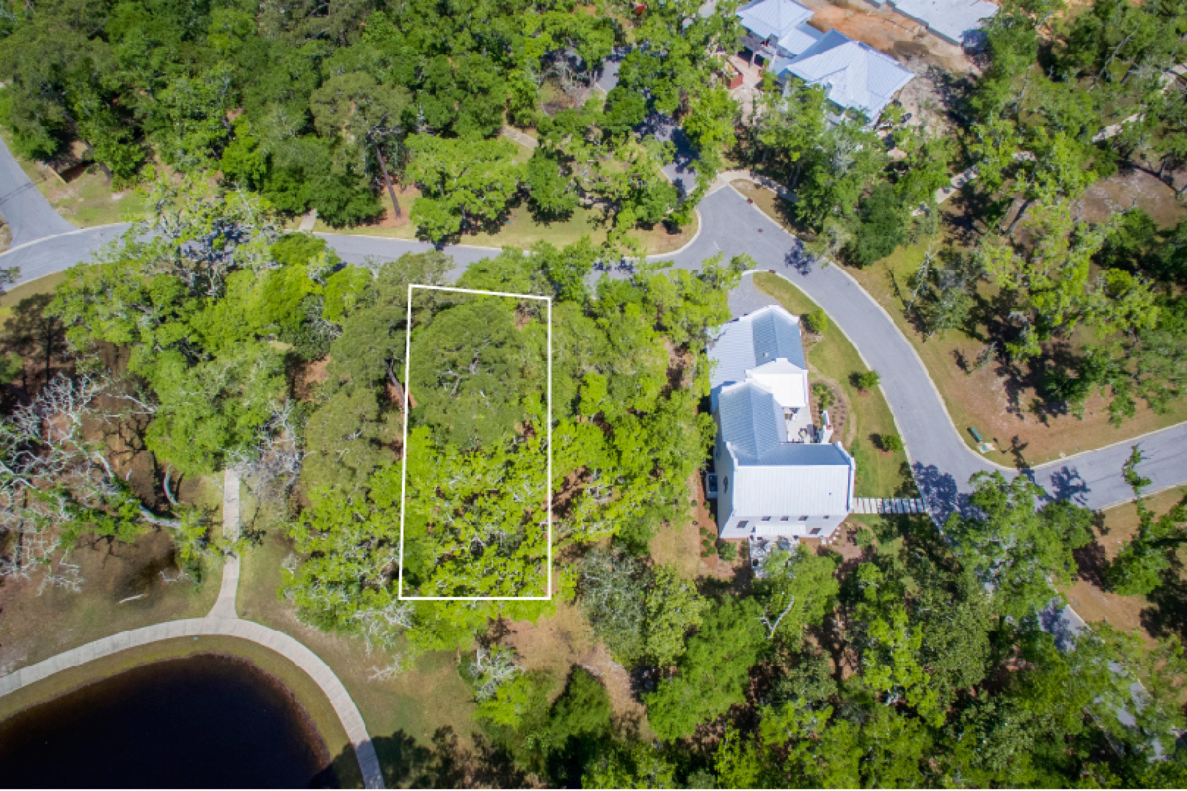 CHURCHILL OAKS - Land