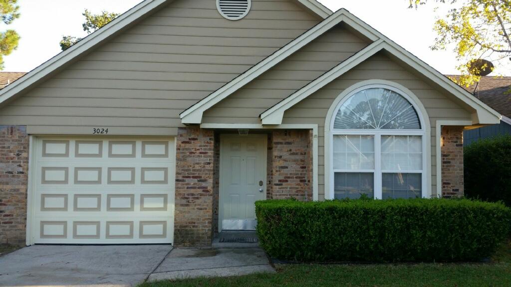 Awesome renovation on this home. Living room has a vaulted ceiling and large palladian style window. The kitchen is open and the updates are fantastic. Newer 42 inch cabinets, granite counter tops, stainless appliances, tile floors and glass tile backsplash. Super sharp! New window blinds, newer windows, new ceiling fans and new light fixtures thru out the home. New Pella sliding glass door leads to newly soded backyard. Bathrooms have been update too with new toilets, vanities and light fixtures. Freshly painted inside & out! Great location close to Eglin & Hurlburt AFB. Must see and priced to sell fast!