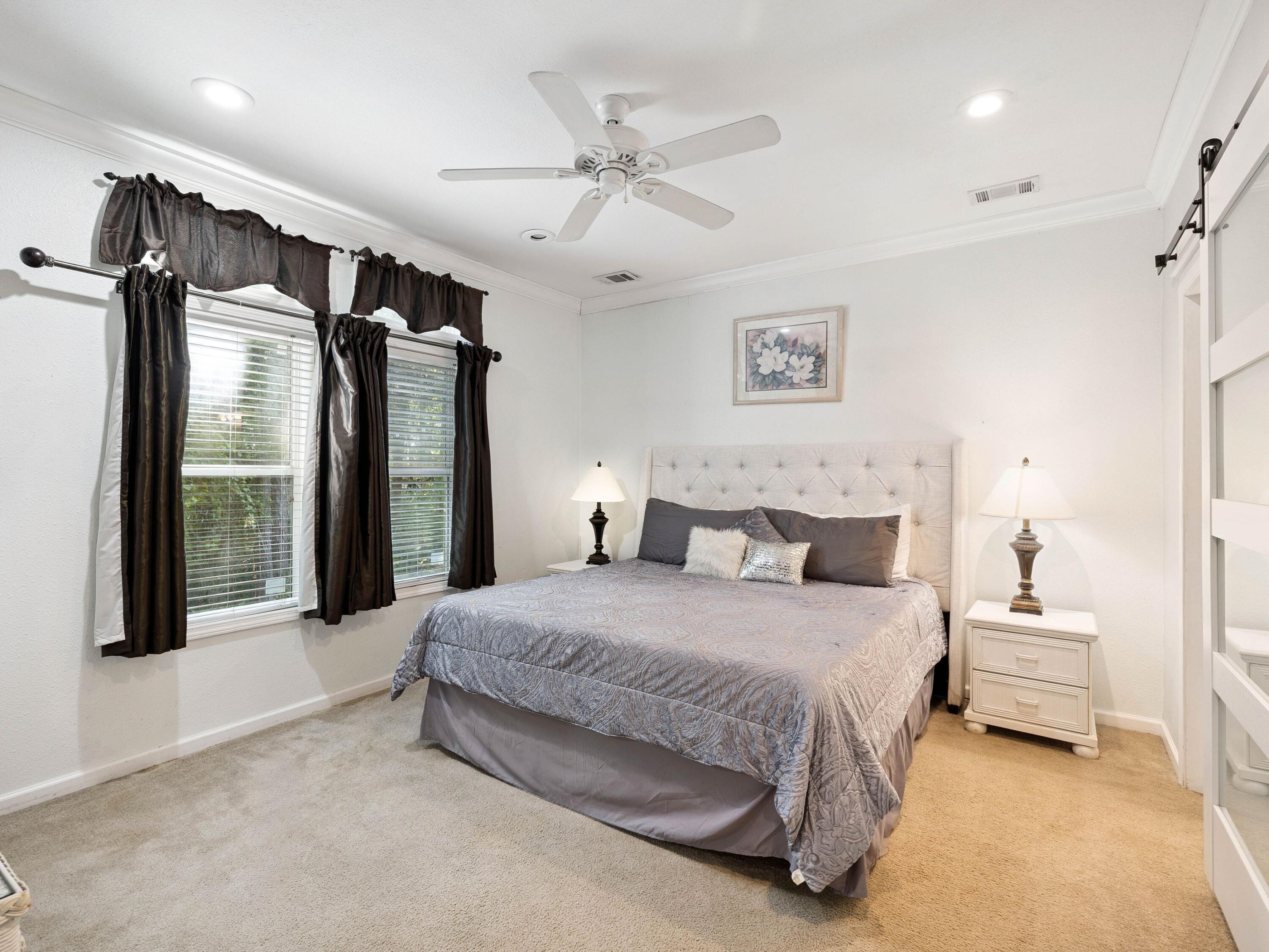 TOWN OF SANTA ROSA - Residential