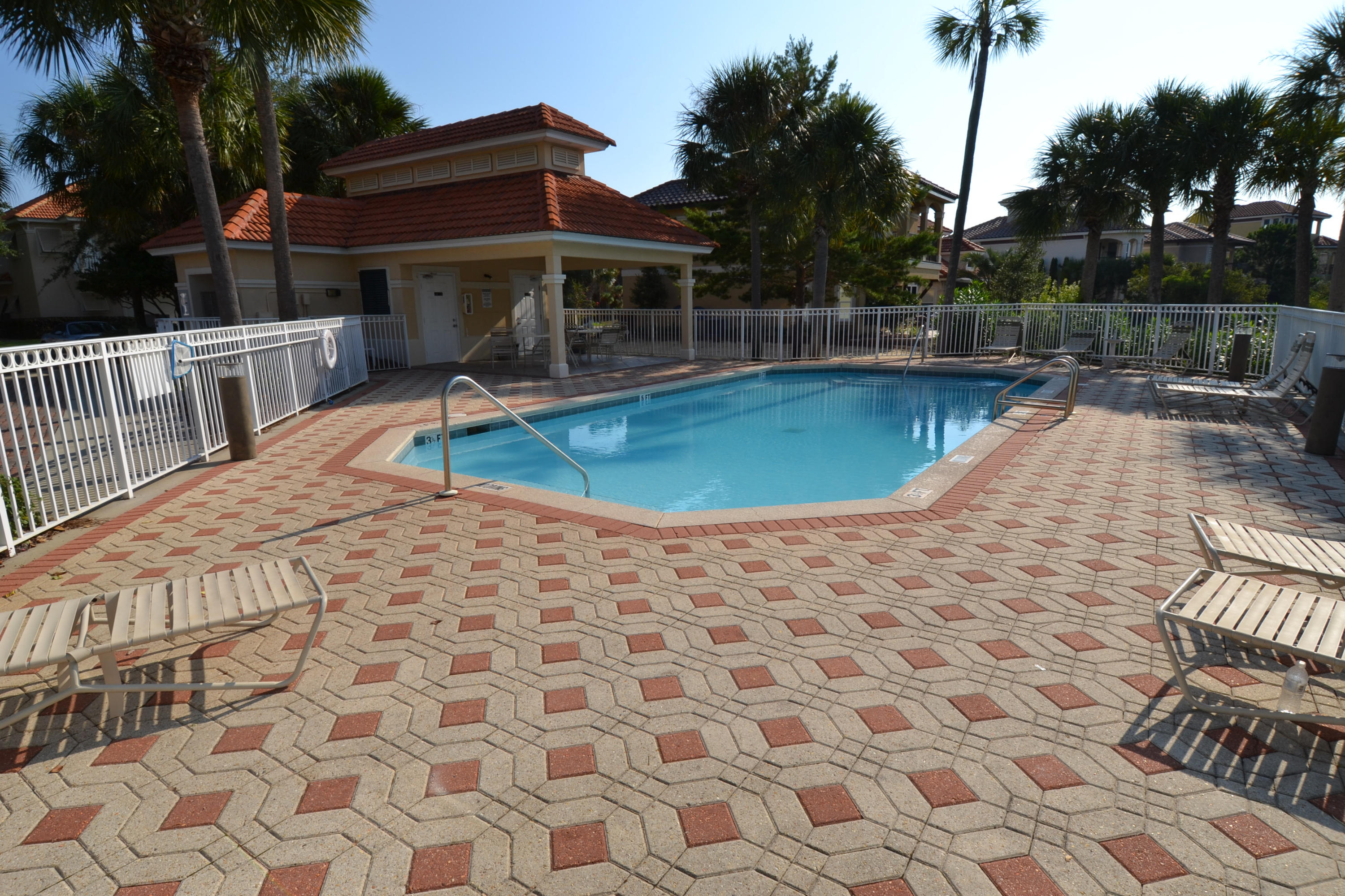 CALUSA BAY - Residential