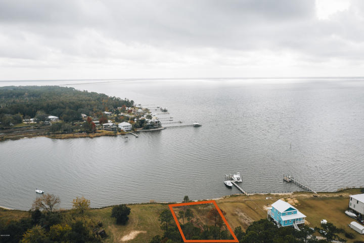 Bayou Lagrange - Land