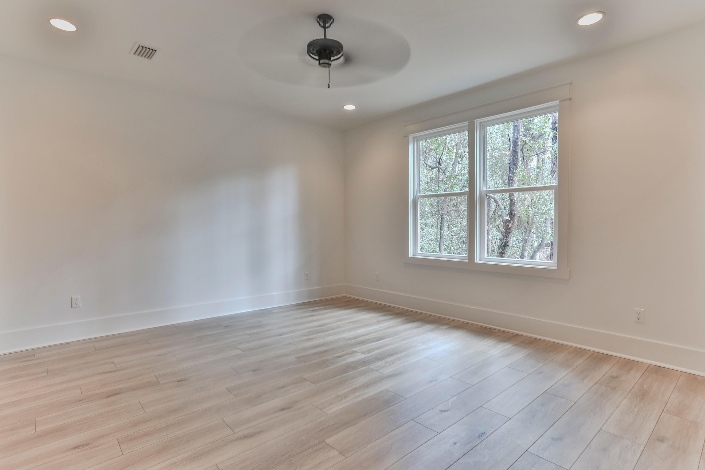 MAGNOLIA BEACH - Residential