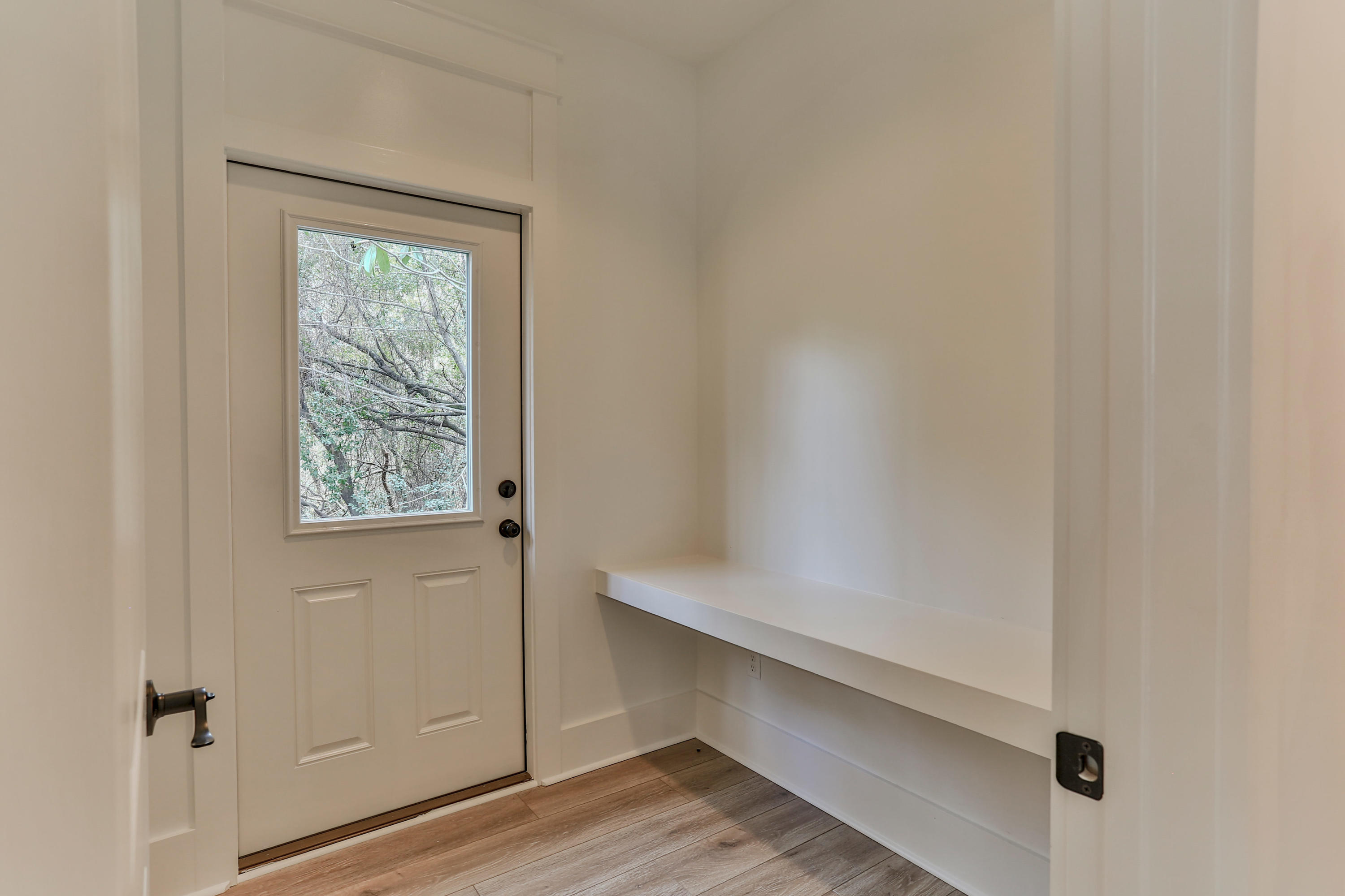 MAGNOLIA BEACH - Residential