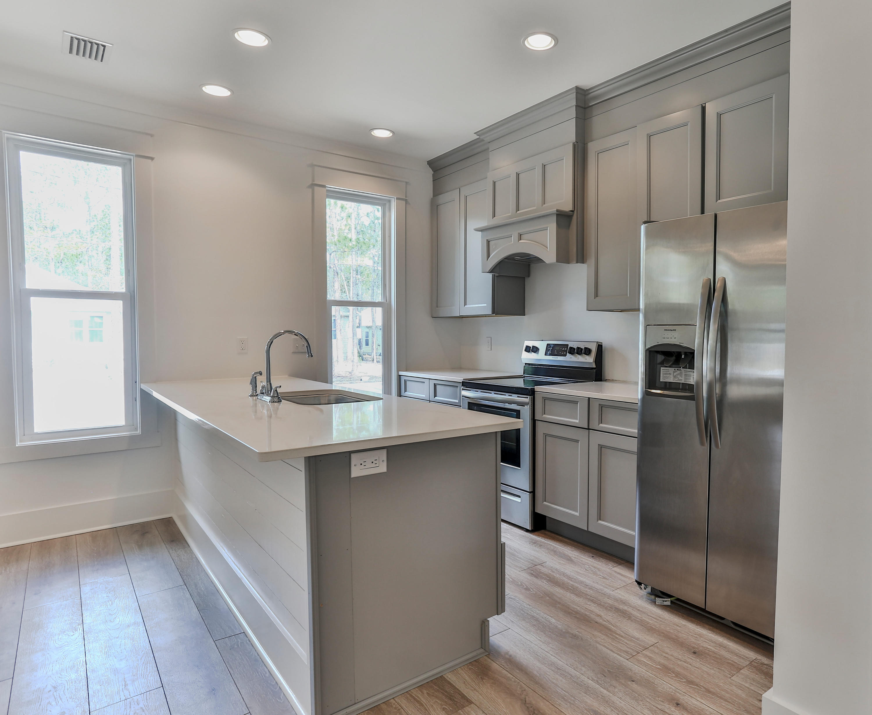 MAGNOLIA BEACH - Residential