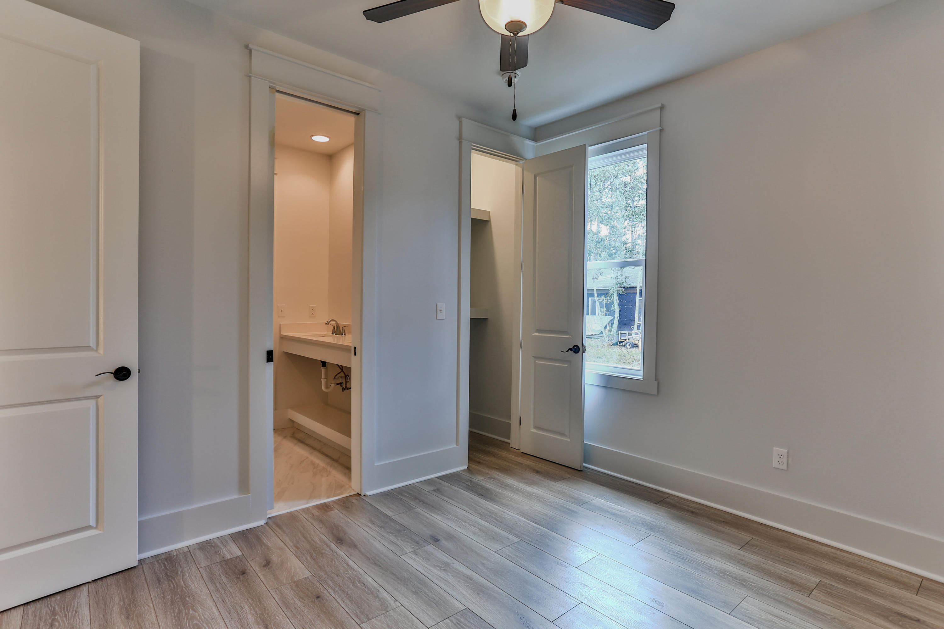 MAGNOLIA BEACH - Residential