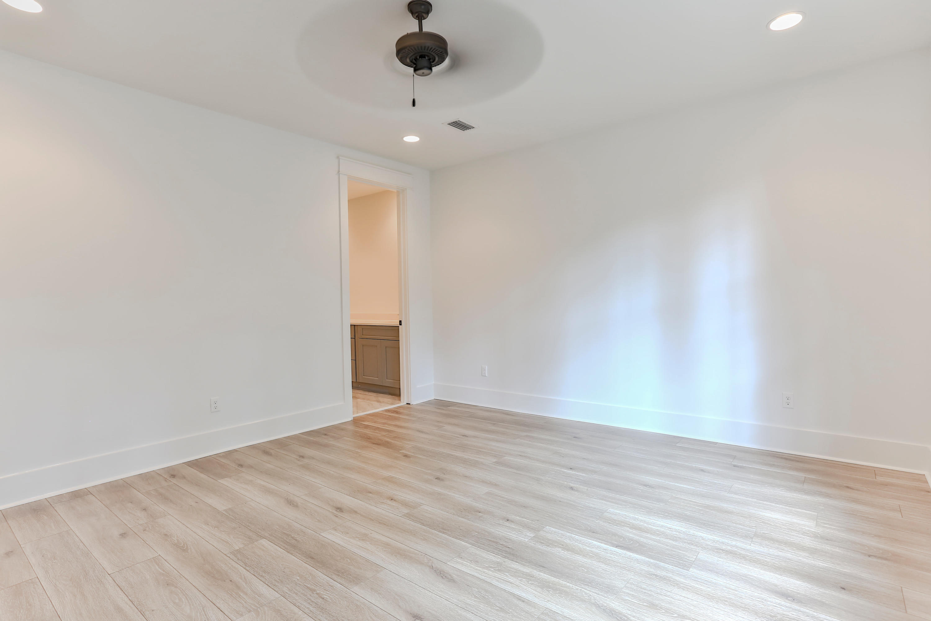 MAGNOLIA BEACH - Residential