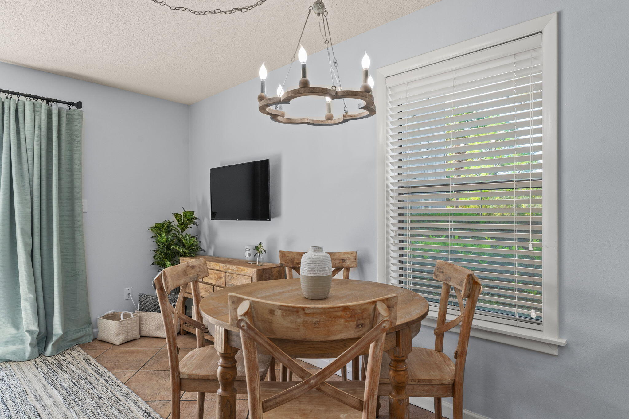 BEACHWOOD VILLAS CONDO PH 2 - Residential