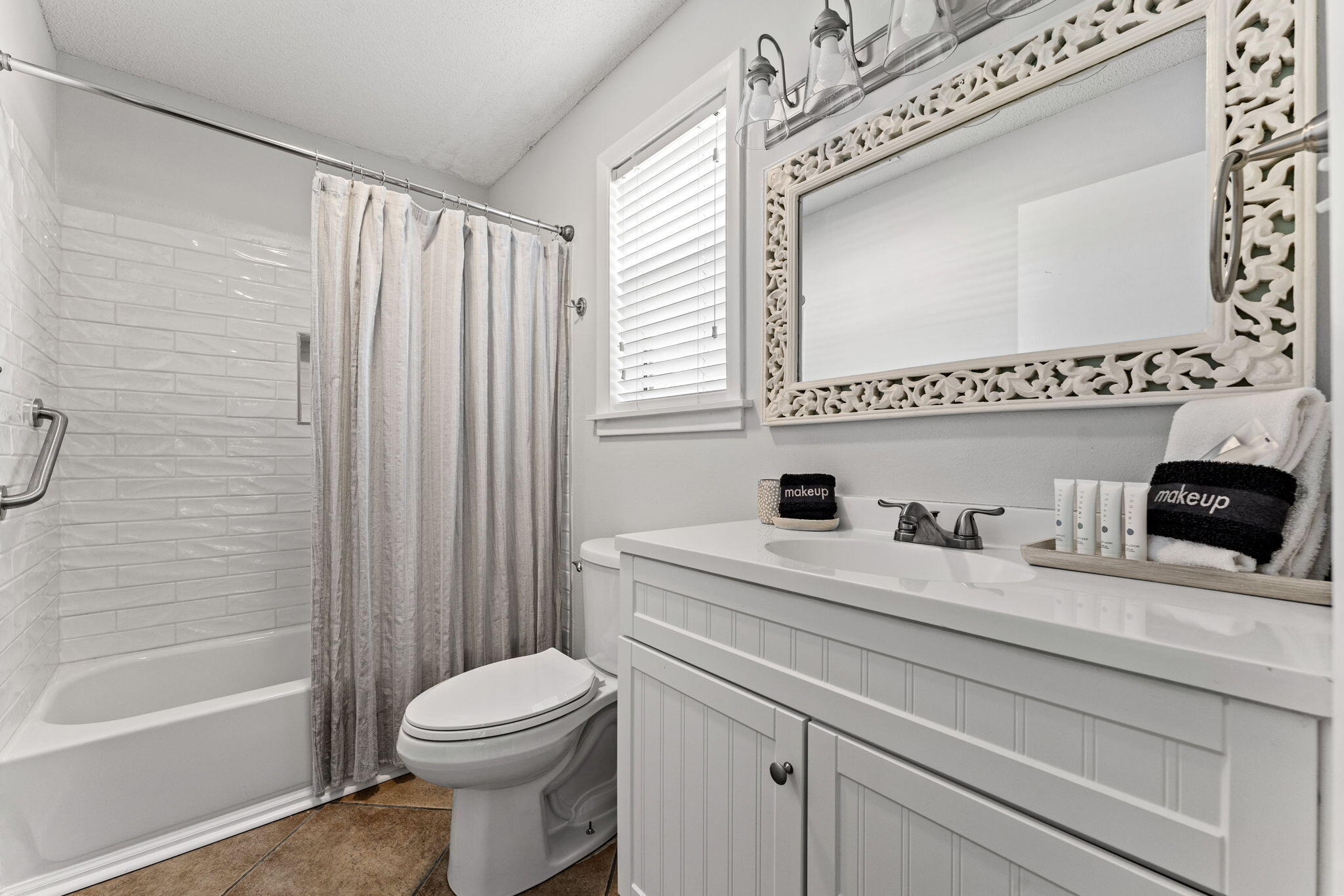 BEACHWOOD VILLAS CONDO PH 2 - Residential