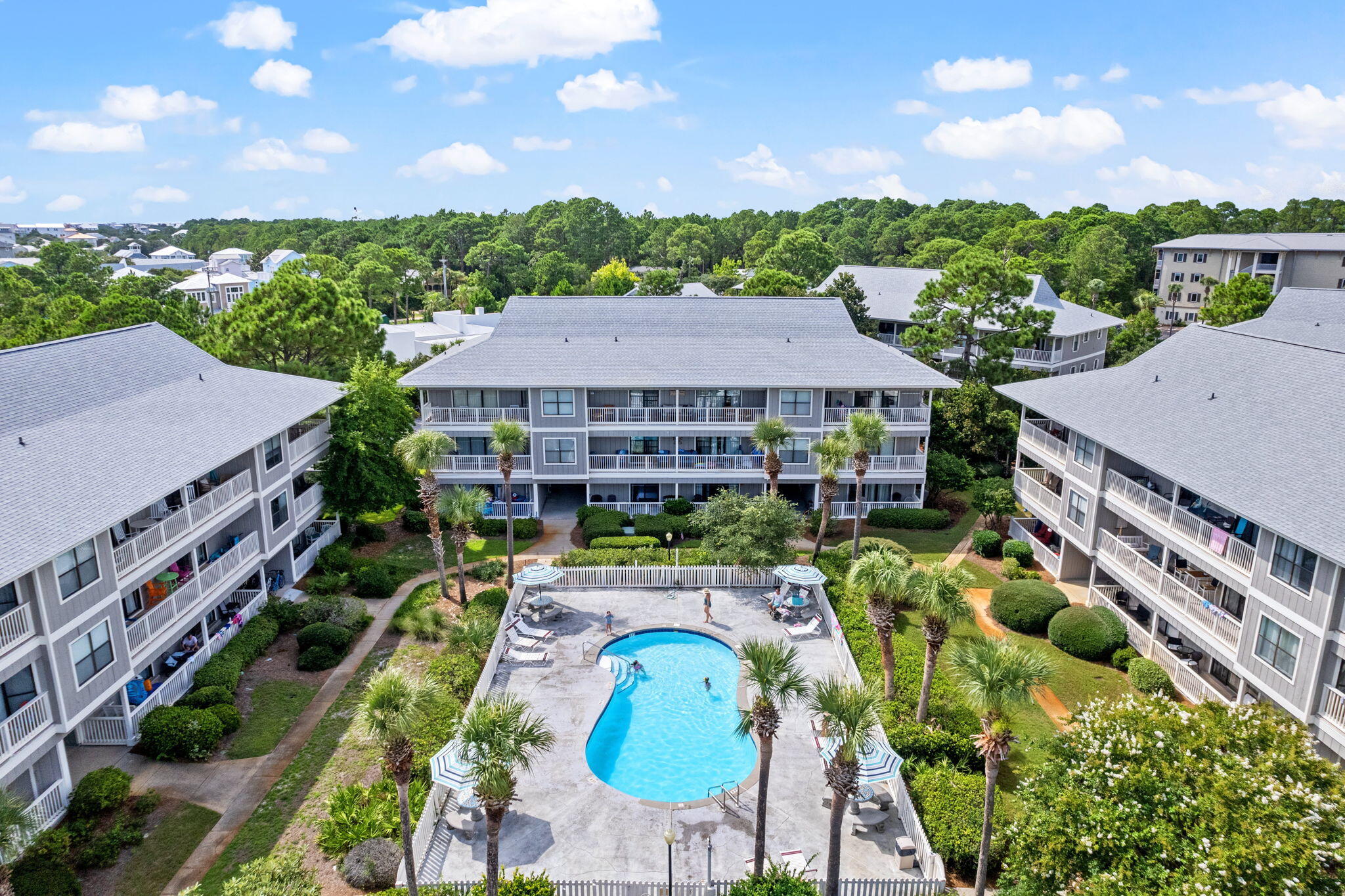 BEACHWOOD VILLAS CONDO PH 2 - Residential