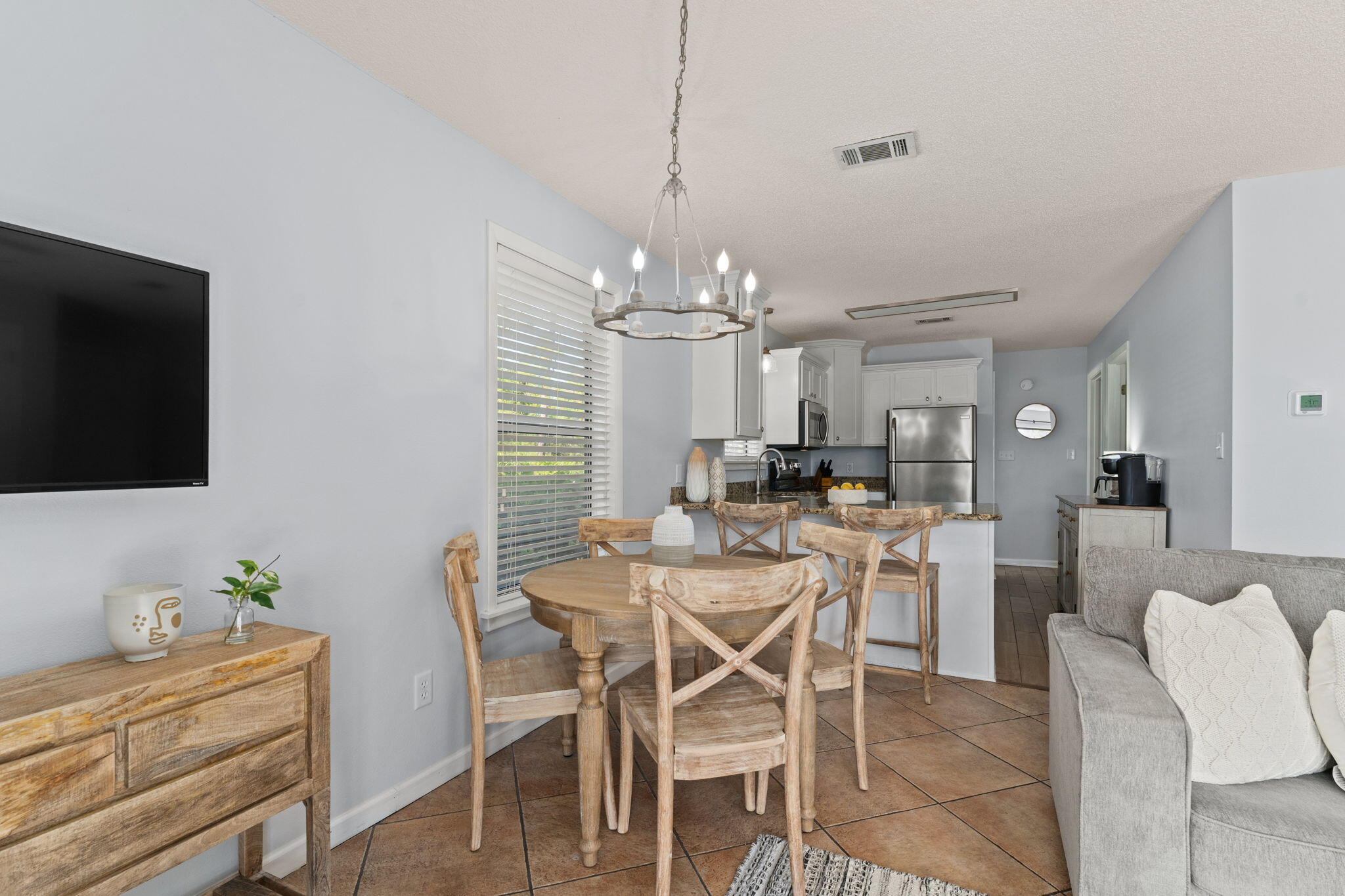 BEACHWOOD VILLAS CONDO PH 2 - Residential