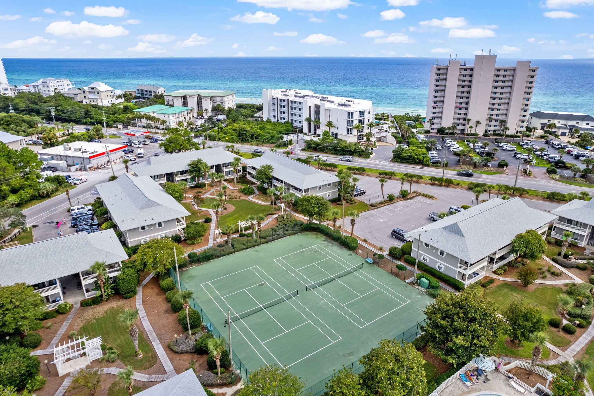 BEACHWOOD VILLAS CONDO PH 2 - Residential