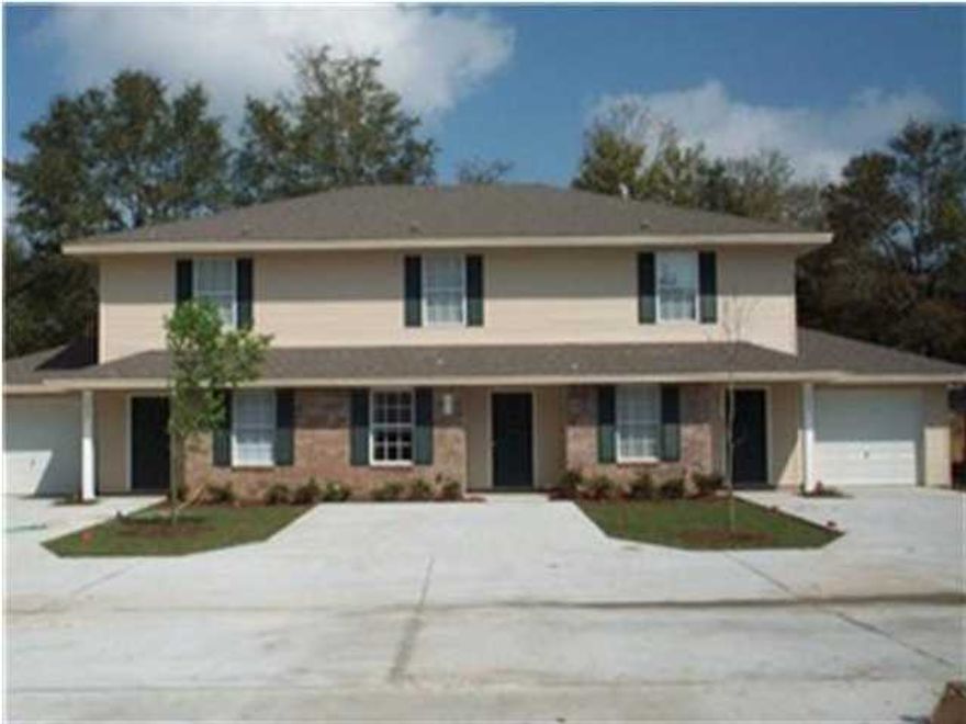 (Available 6-14-18) Nearly new townhouse in convenient location! Each bedroom has a full bath, lots of closet space, washer/dryer connections. Lawn service is provided by the owner and lawn has a sprinkler system. Driveway has side by side parking for 2 cars.