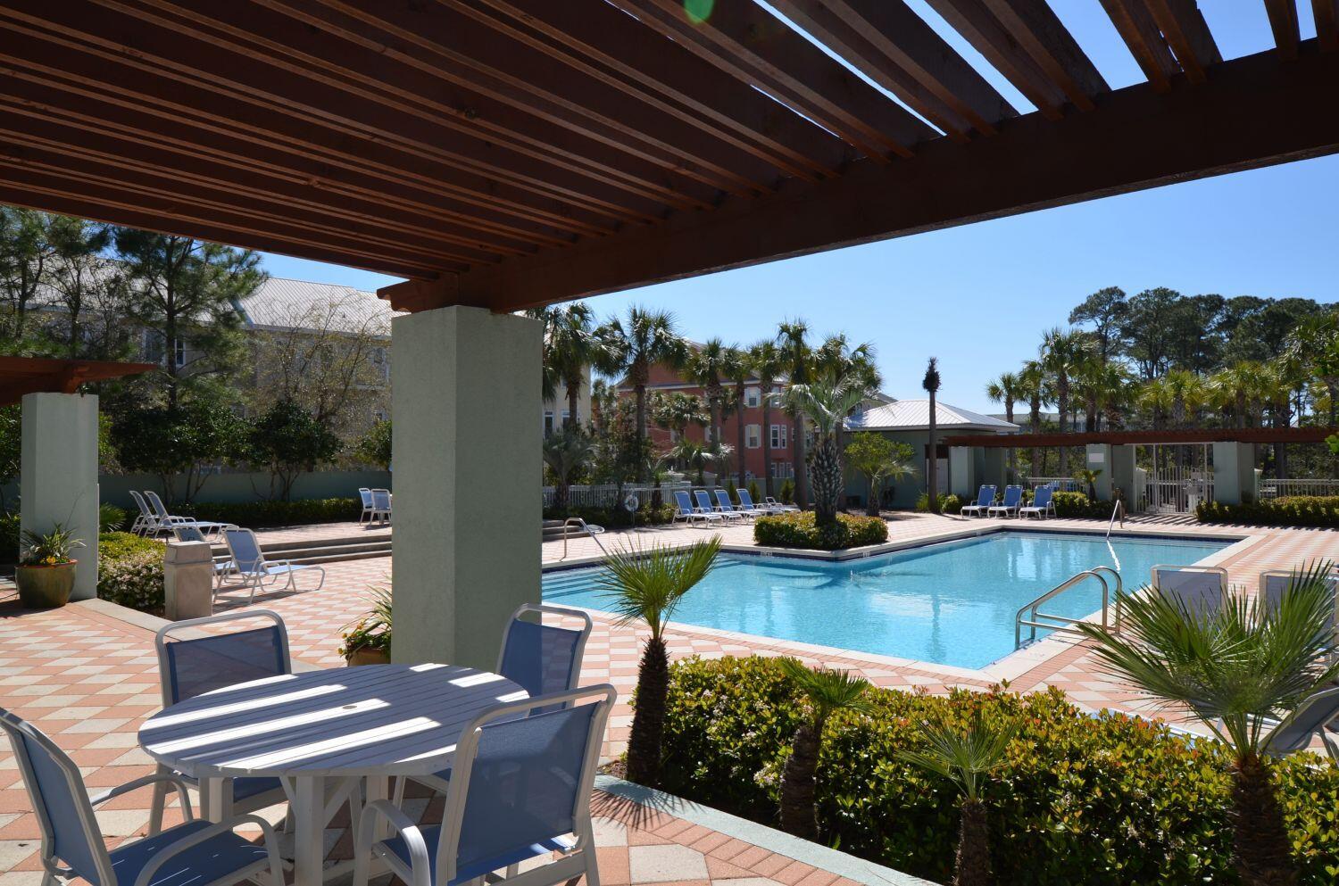 INN AT GULF PLACE - Residential