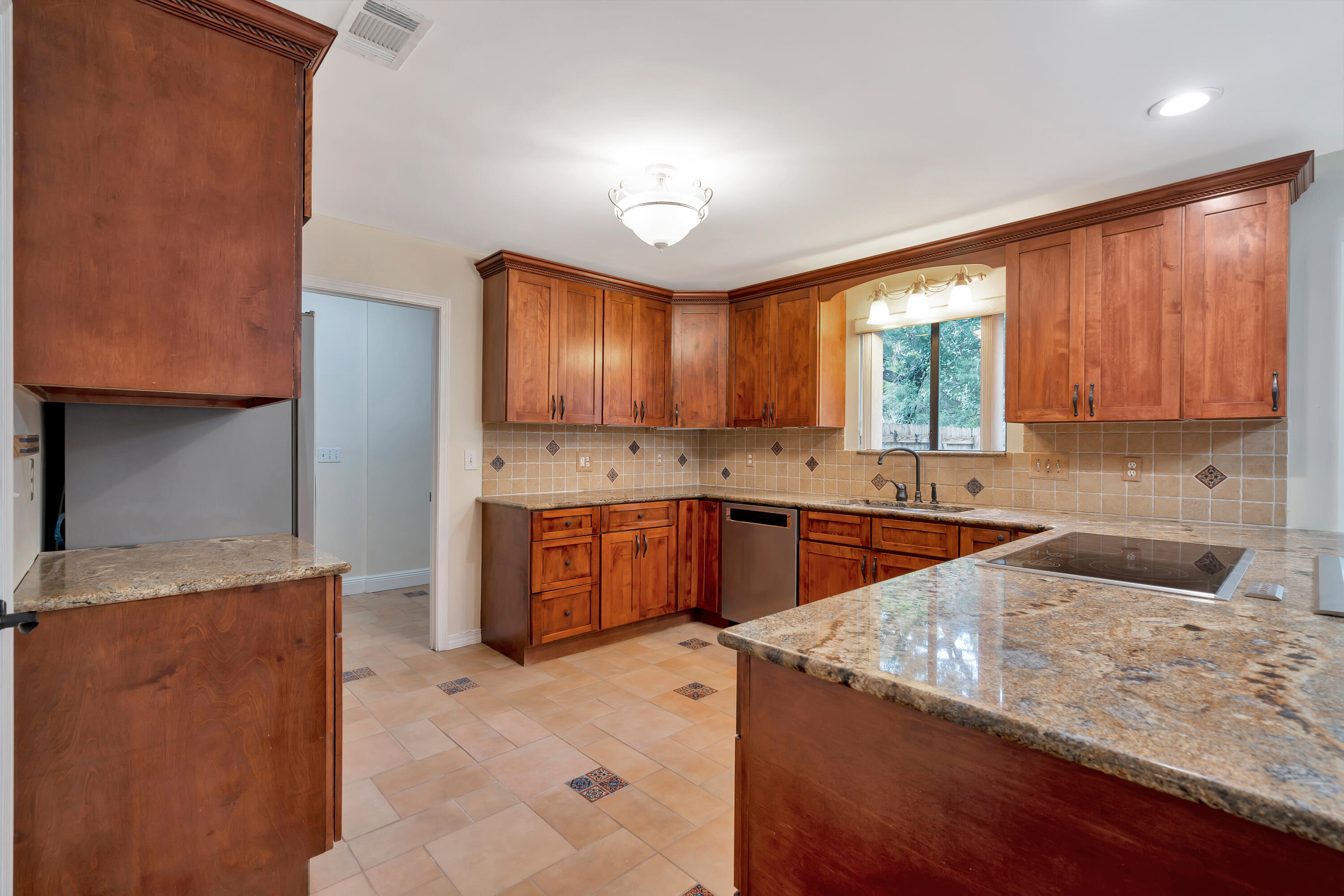 WINDWARD PH 1 BLUEWATER BAY - Residential