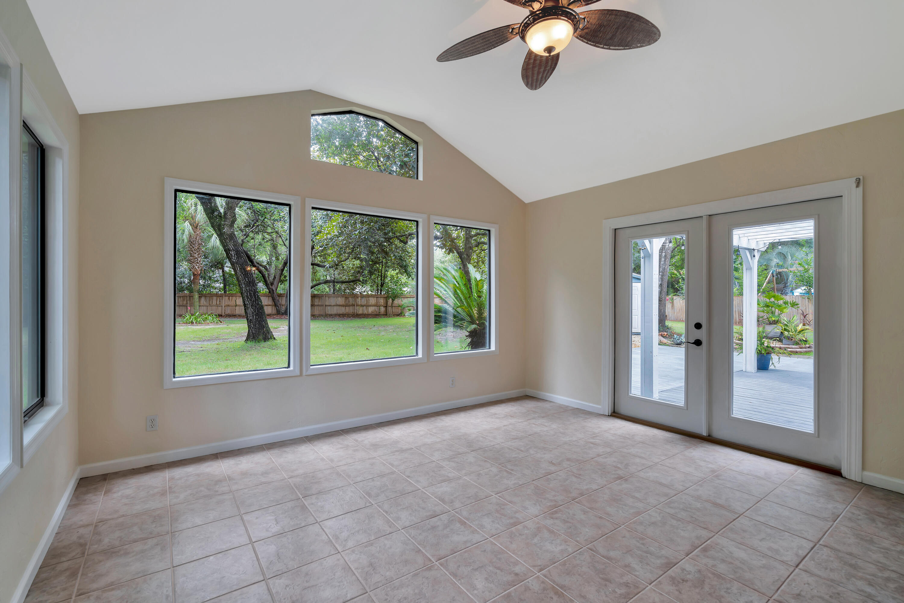 WINDWARD PH 1 BLUEWATER BAY - Residential