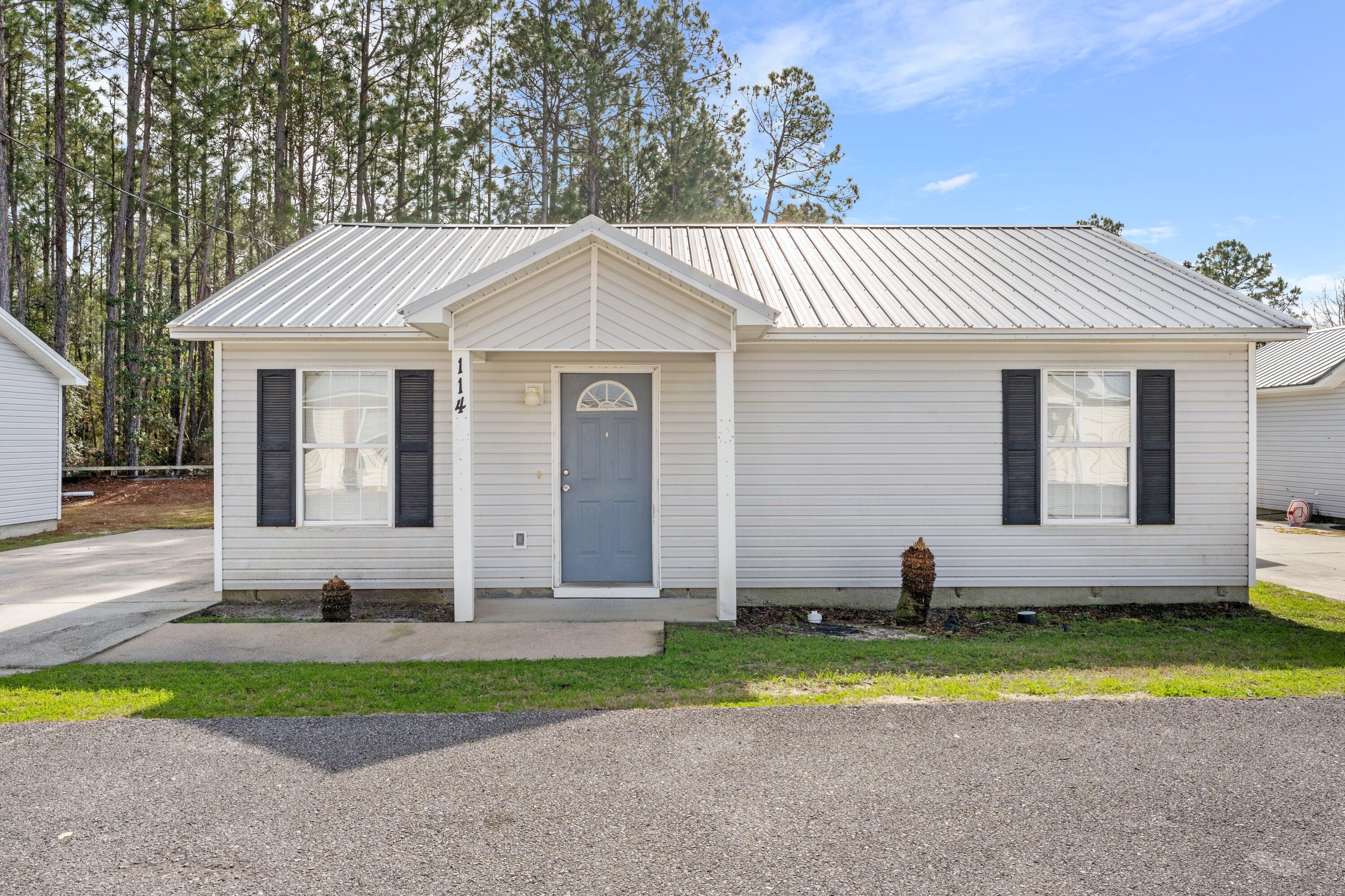 Lease Details:Rent: $1,800 per monthSecurity Deposit: $1,000Utilities: Water and trash paid by landlord; electricity and Internet/TV paid by tenantApplication Fee: $75Move-Out Cleaning Fee: $350Available: June 1stContact: Sally at Diamond Realty, 850-974-8602This wonderful home offers a perfect blend of comfort, convenience, and community, making it an excellent choice for families looking to settle in a serene suburban environment. Don't miss this opportunity to secure a home that has it all!To schedule a viewing or for more information, please contact Sally at 850-974-8602 with Diamond Realty.**Please note unit pictured is not the actual unit. All 31 units in complex have similar finishes and the same floor plan.