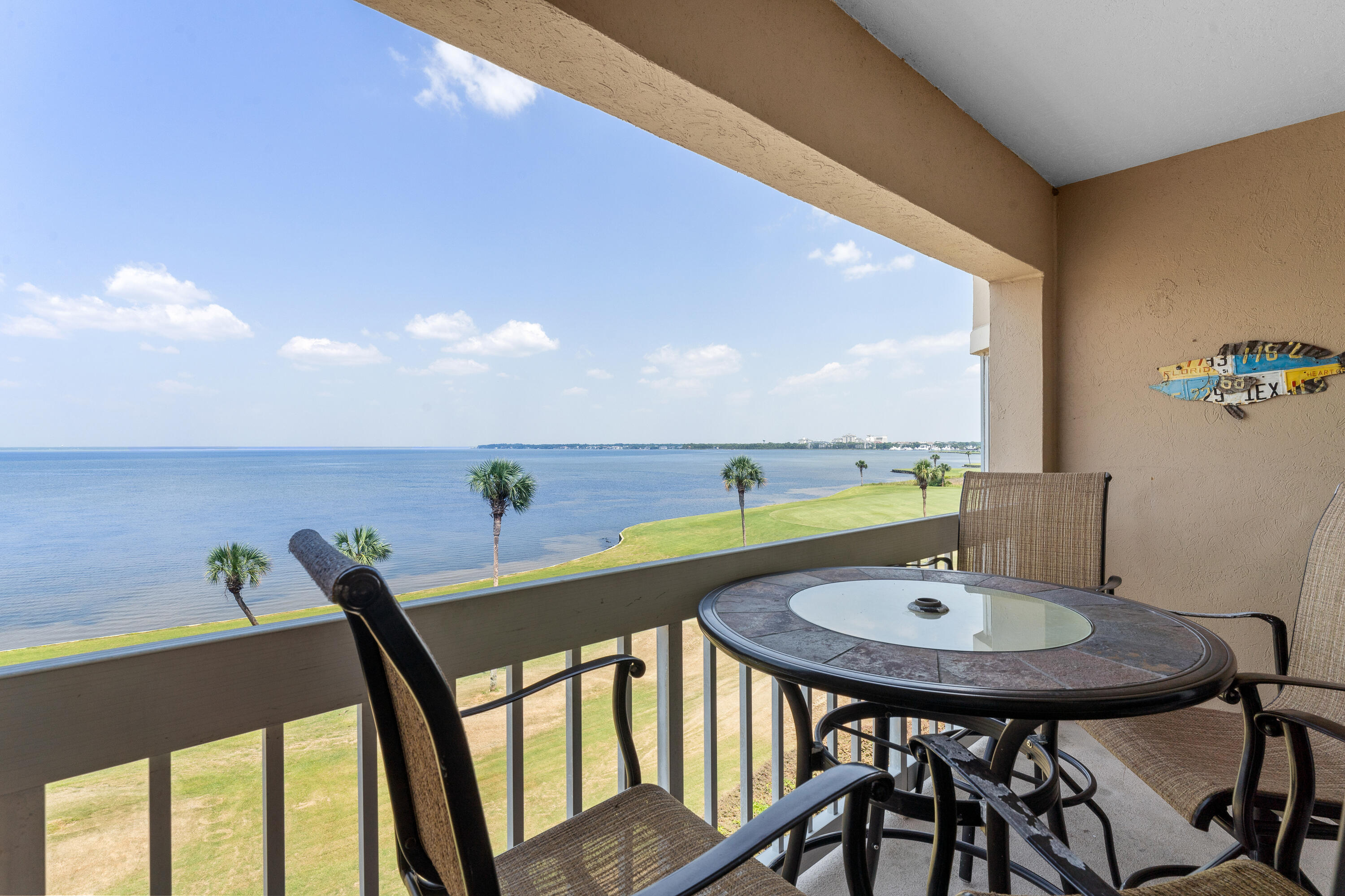 PLAYERS CLUB ON THE BAY THE - Residential