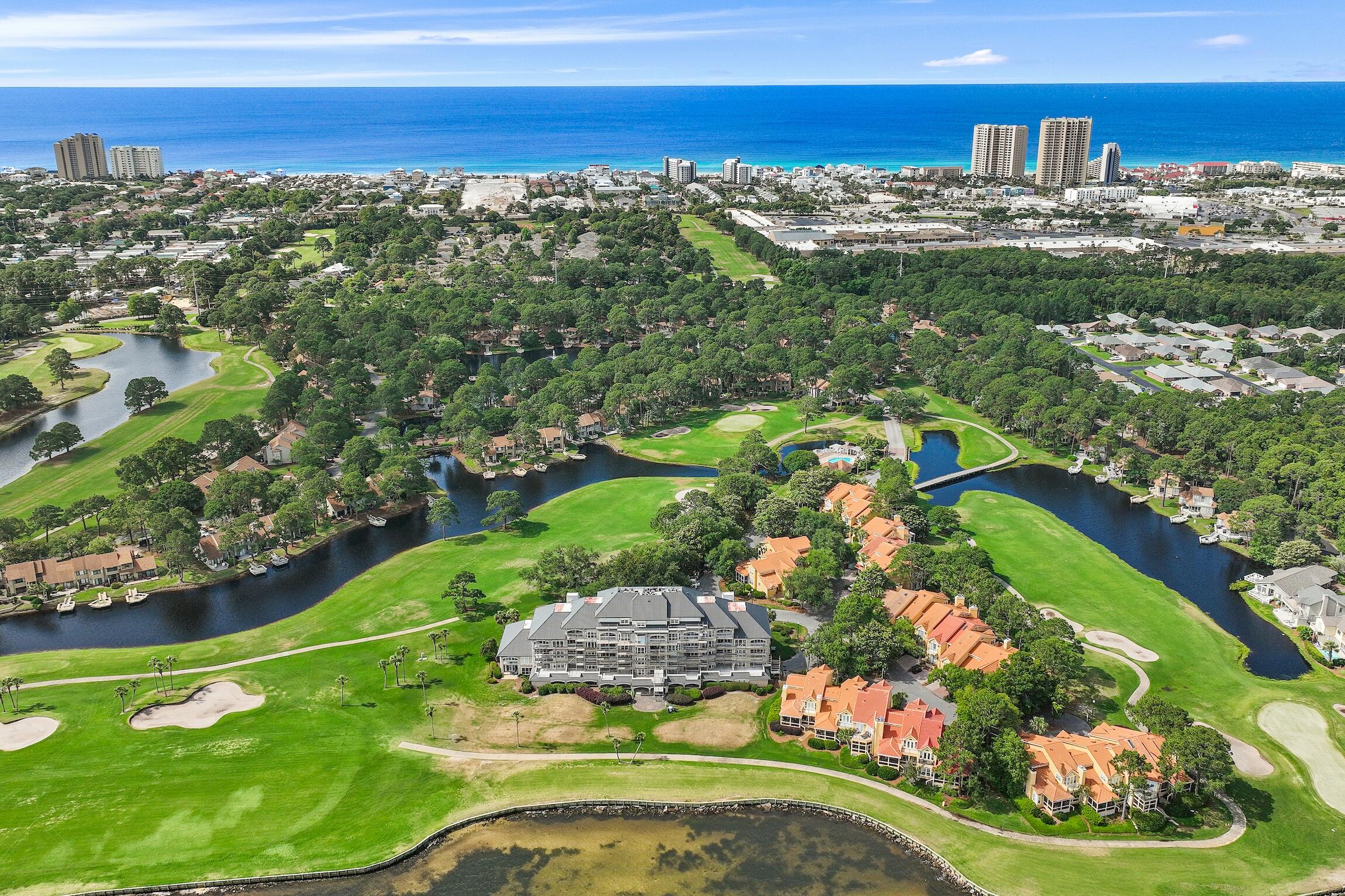 PLAYERS CLUB ON THE BAY THE - Residential