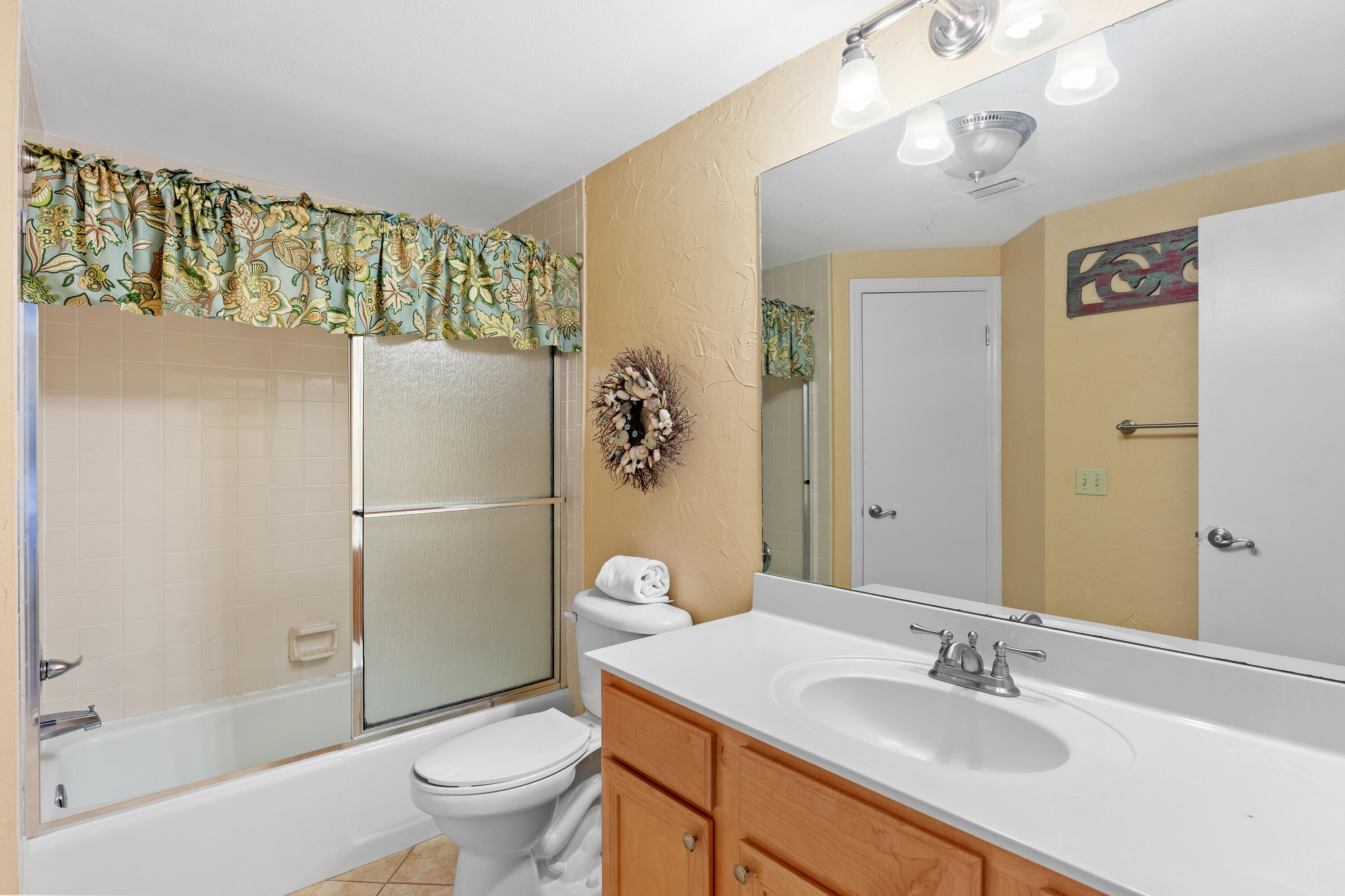 PLAYERS CLUB ON THE BAY THE - Residential