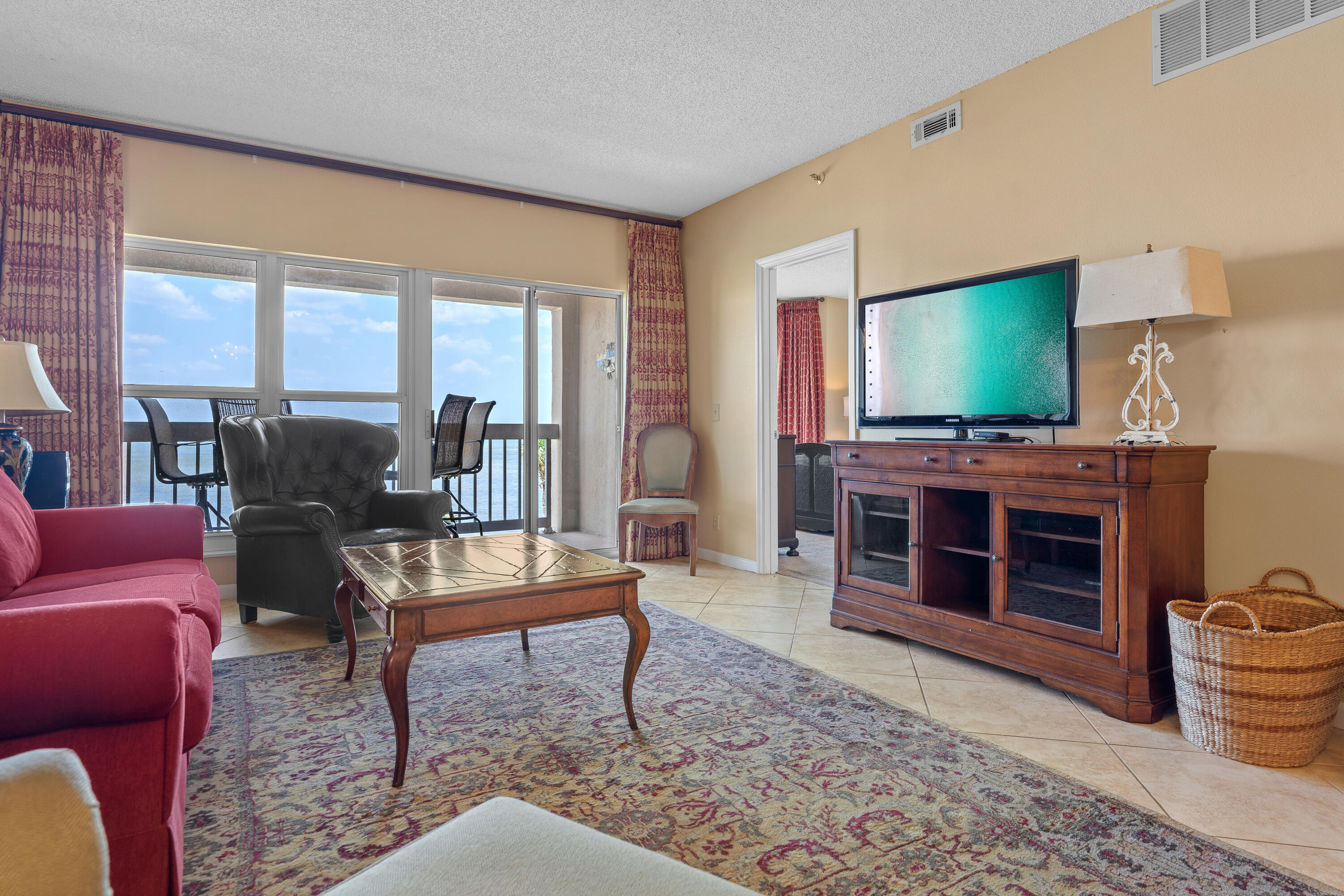 PLAYERS CLUB ON THE BAY THE - Residential