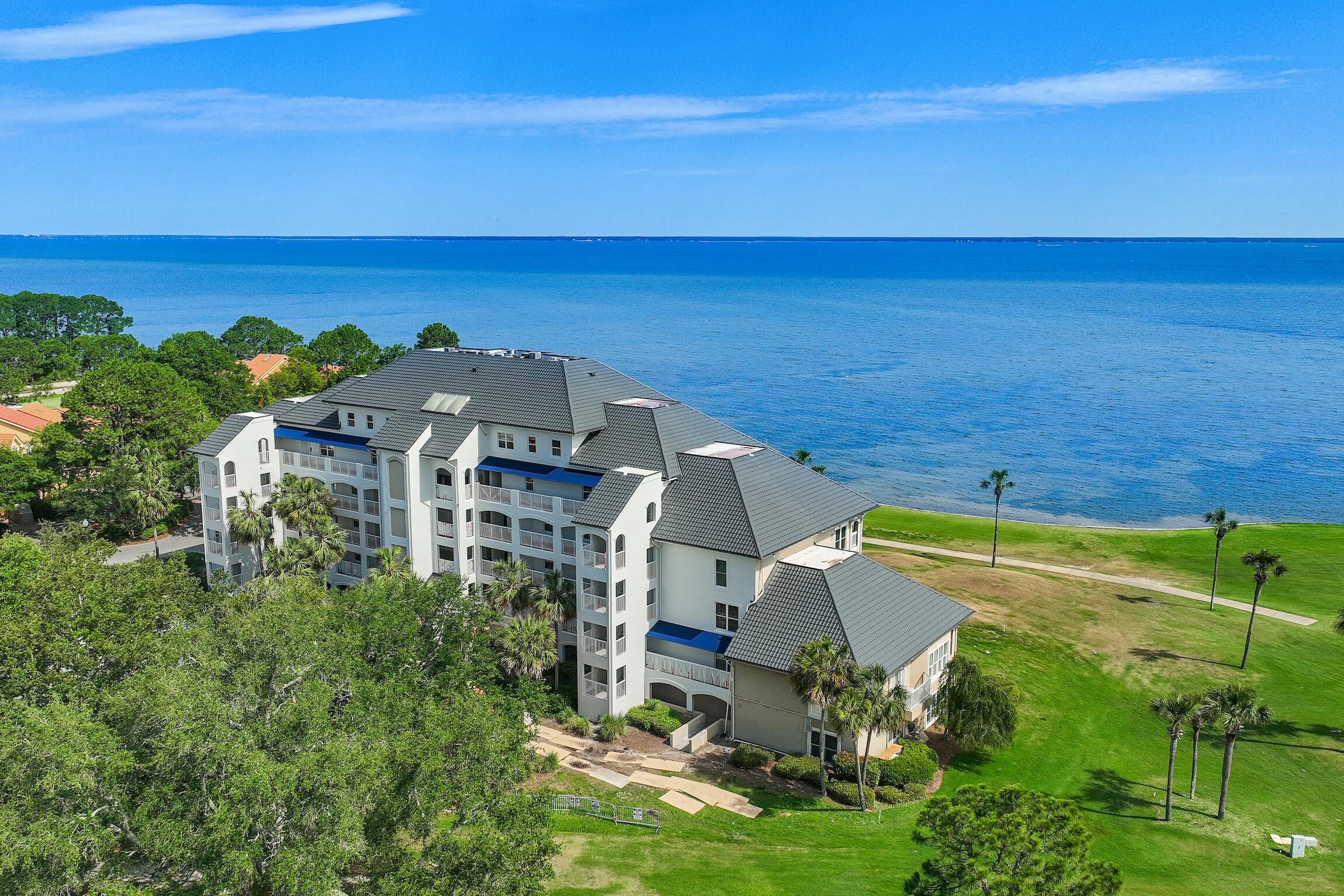 PLAYERS CLUB ON THE BAY THE - Residential