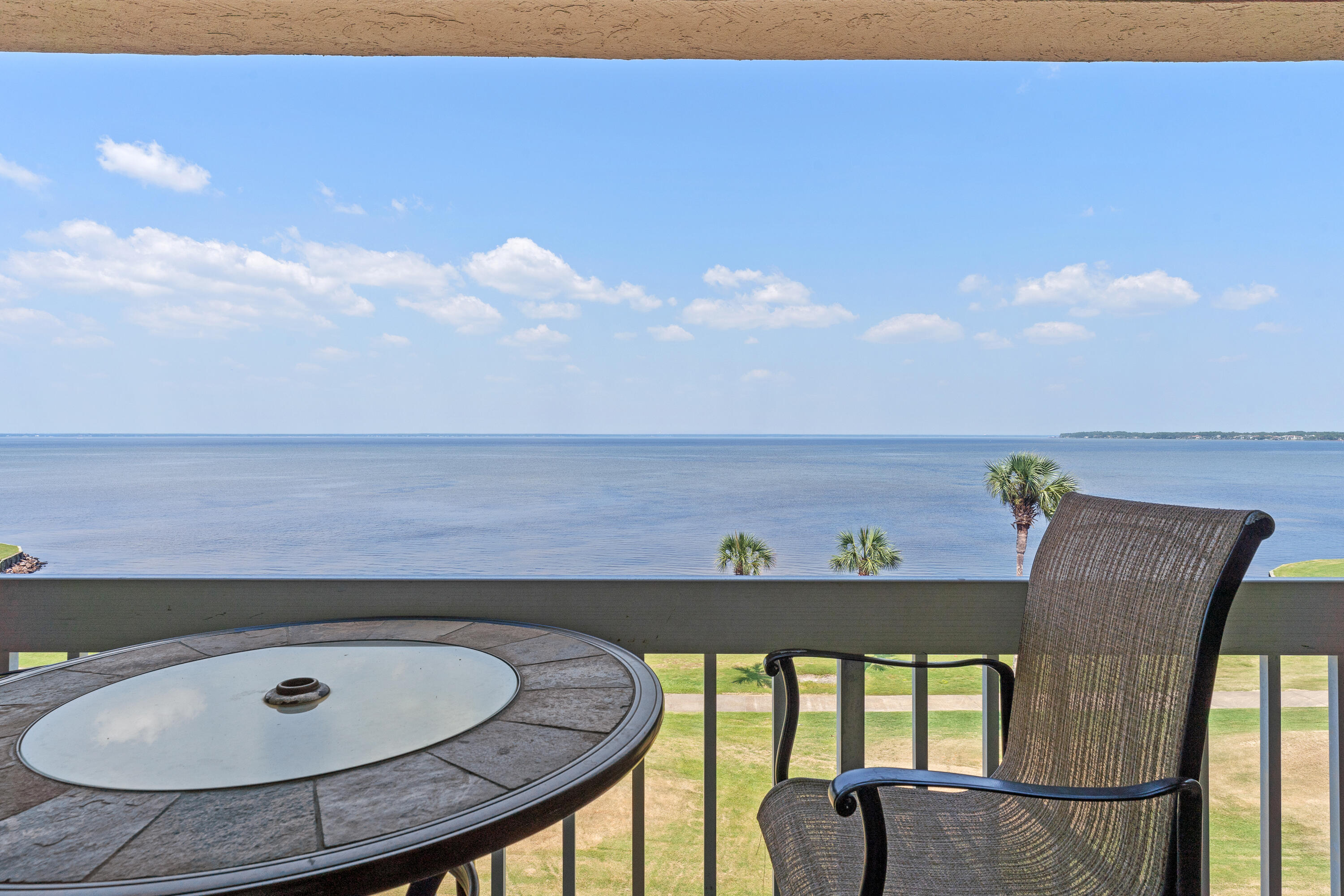 PLAYERS CLUB ON THE BAY THE - Residential