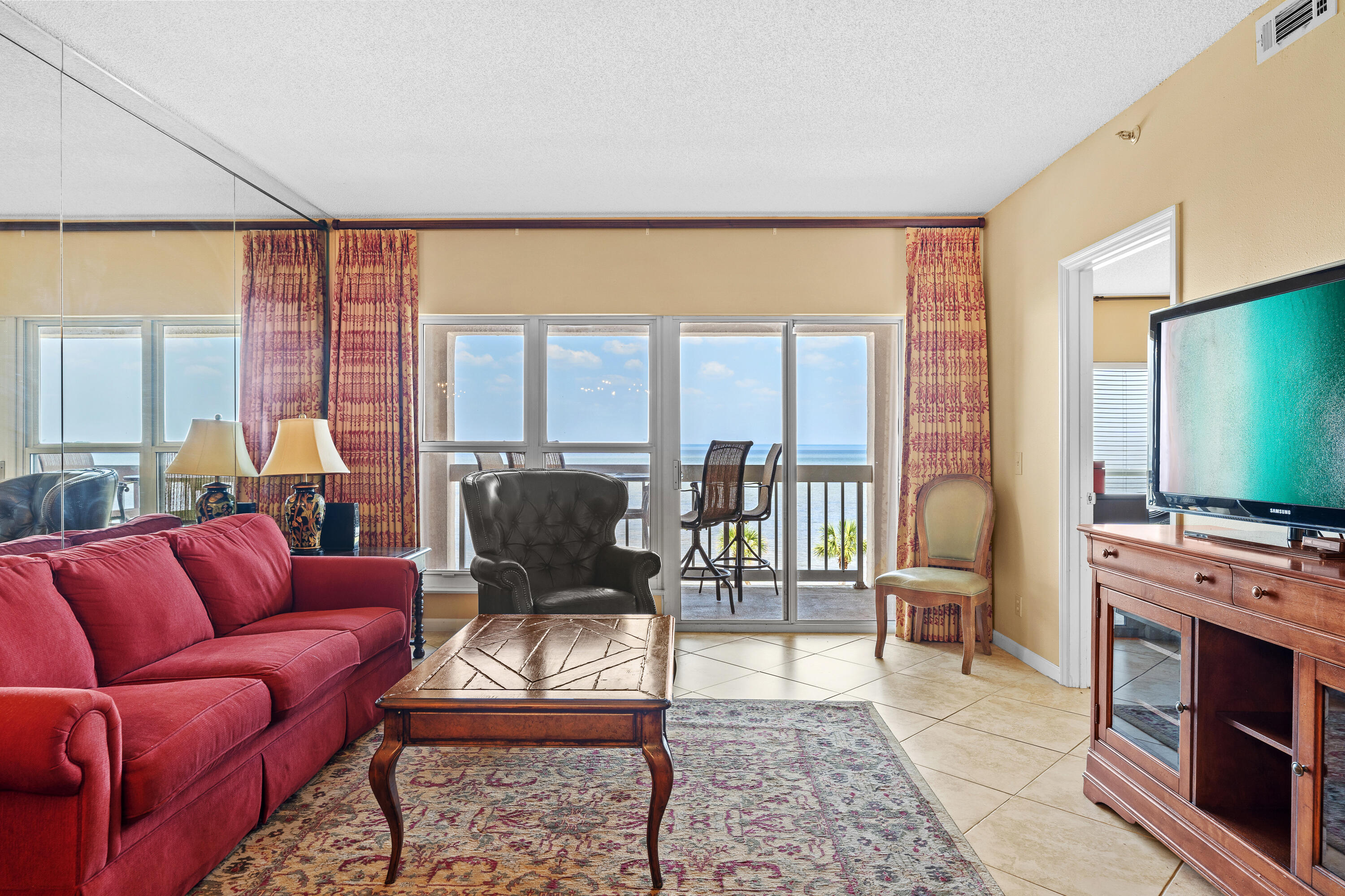 PLAYERS CLUB ON THE BAY THE - Residential