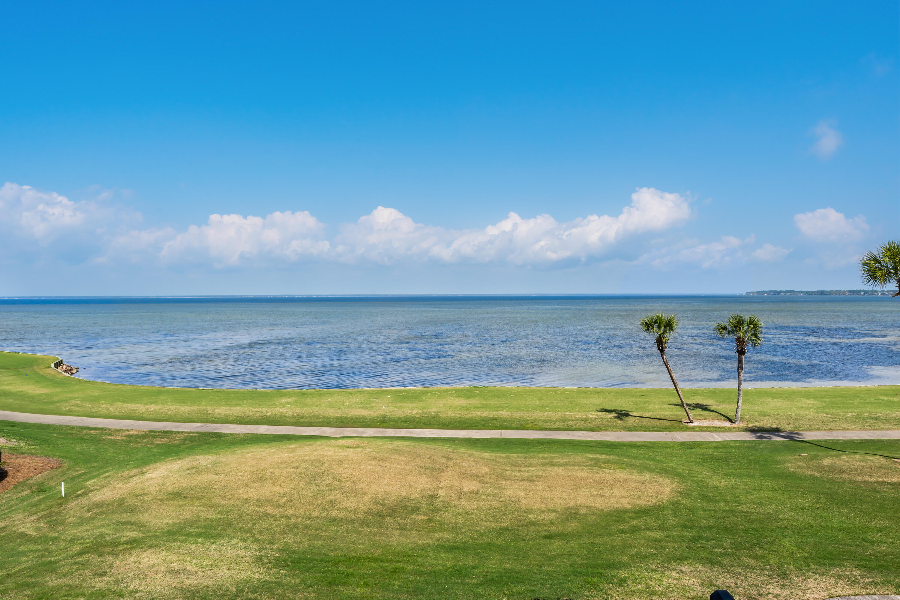 PLAYERS CLUB ON THE BAY THE - Residential