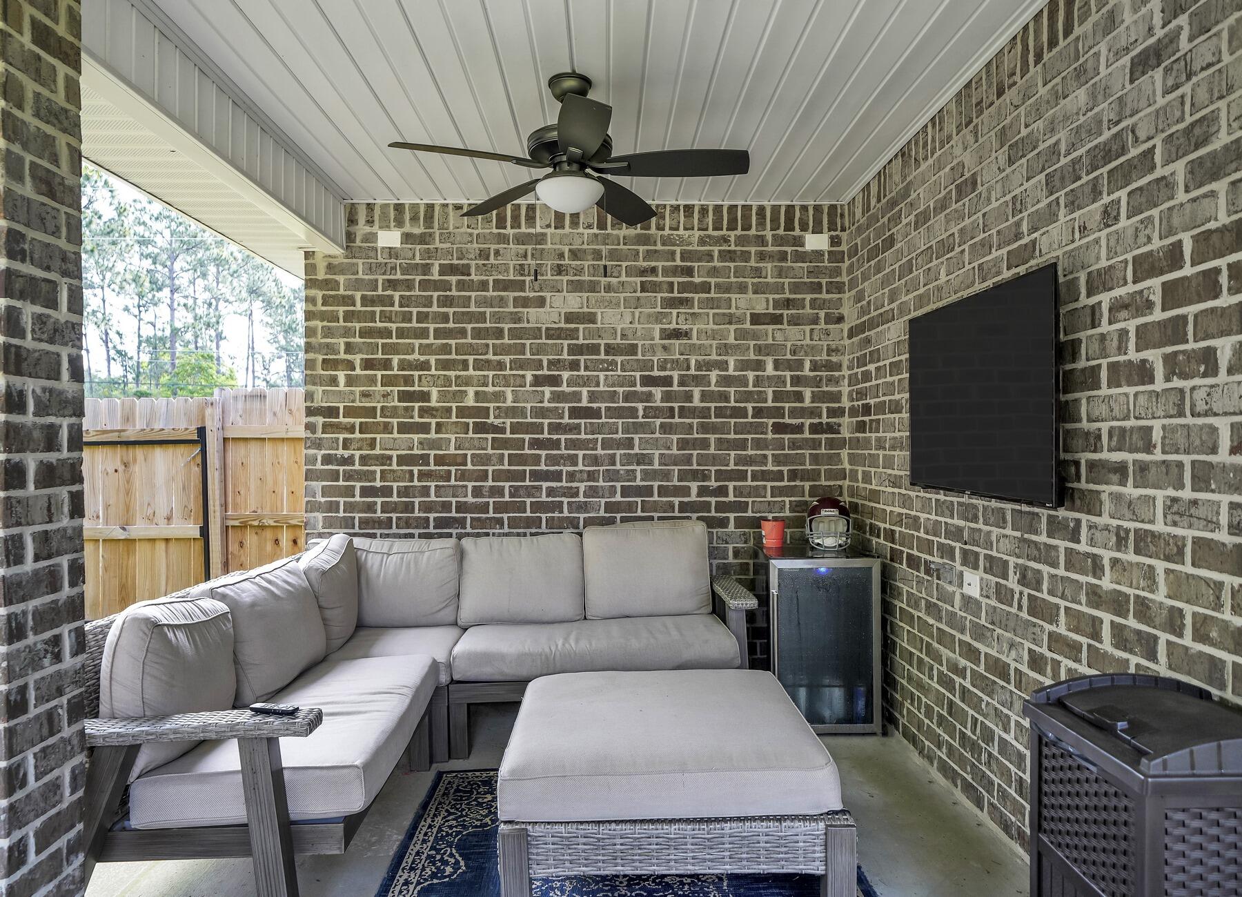 NO RECORDED SUBDIVISION - Residential Lease