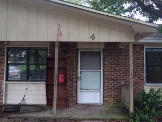 UNIVERSAL OAKS UNIT 6 - Residential Lease