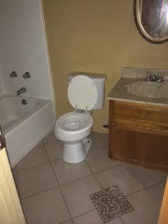 UNIVERSAL OAKS UNIT 6 - Residential Lease