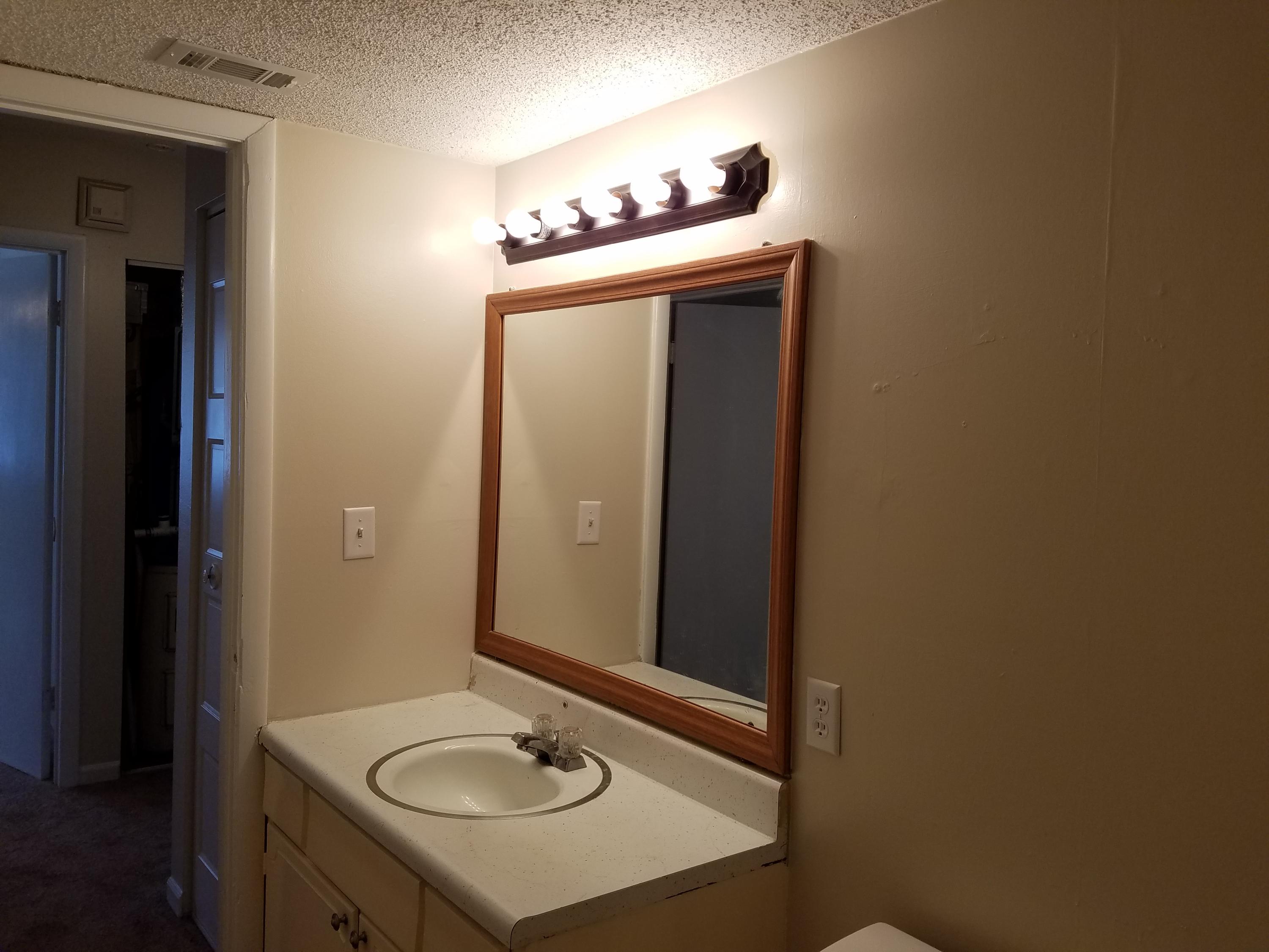 COLLEGE PARK CONDO - Residential