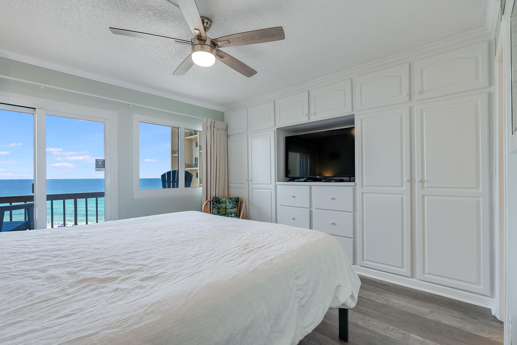 PINNACLE PORT - Residential