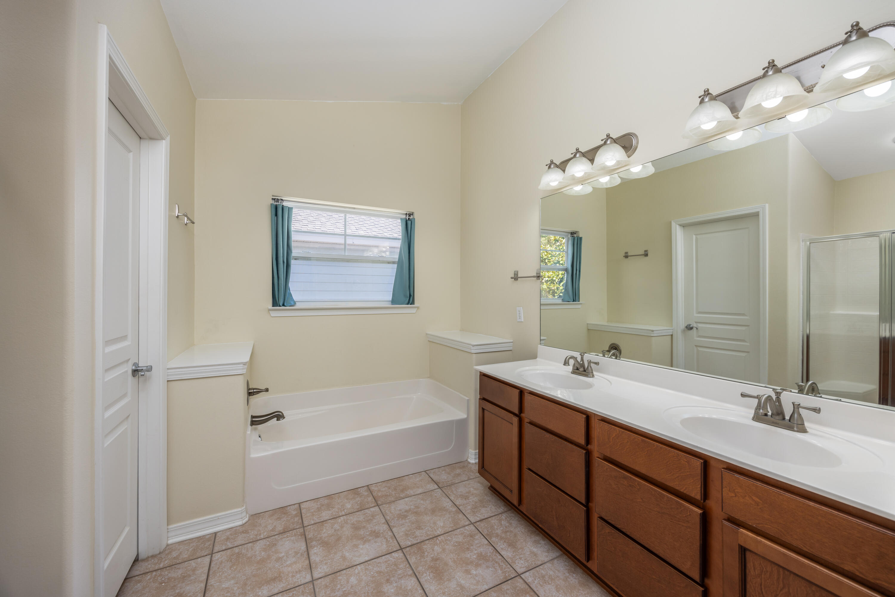 PLANTATION AT SANTA ROSA - Residential