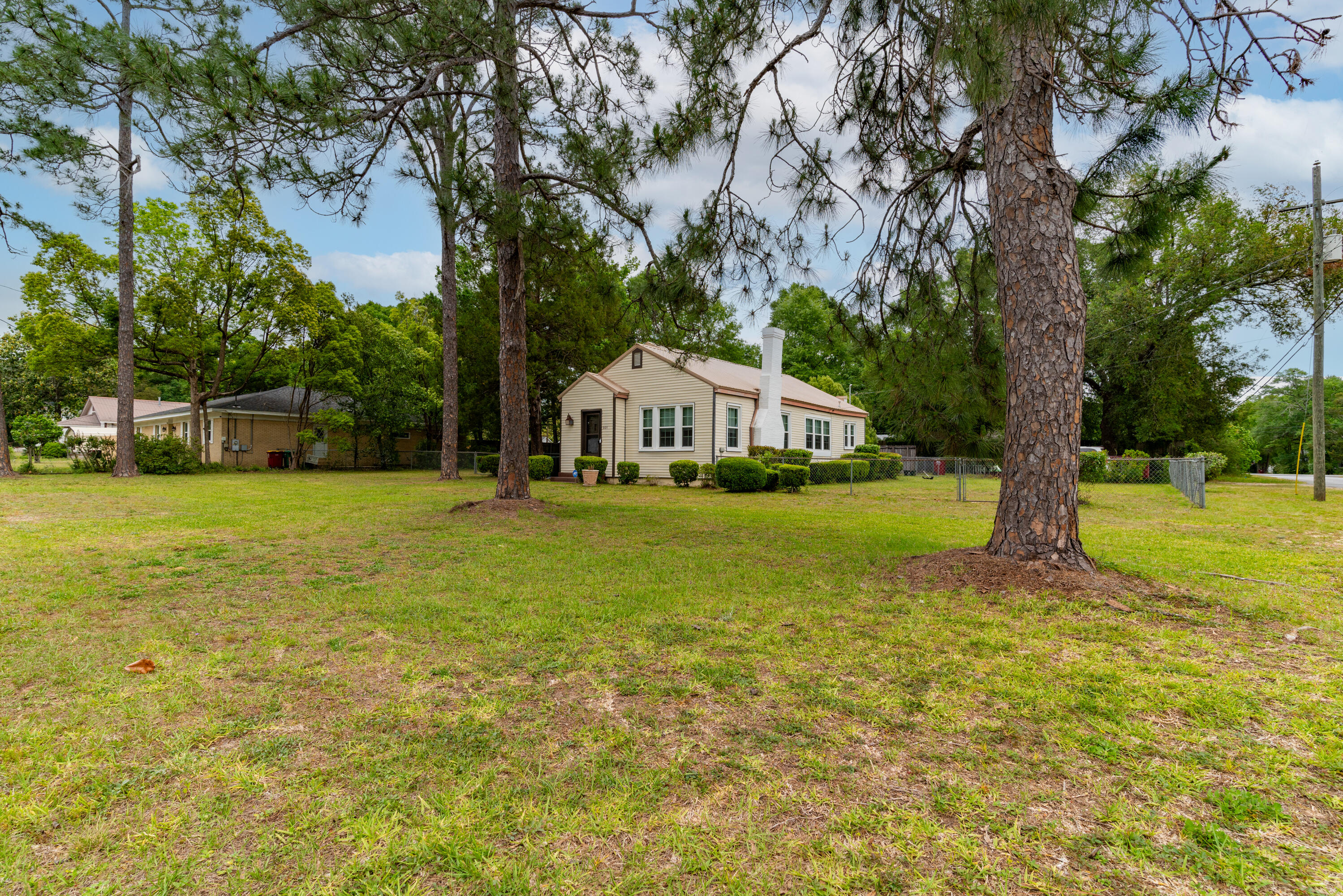 CRESTVIEW - Residential
