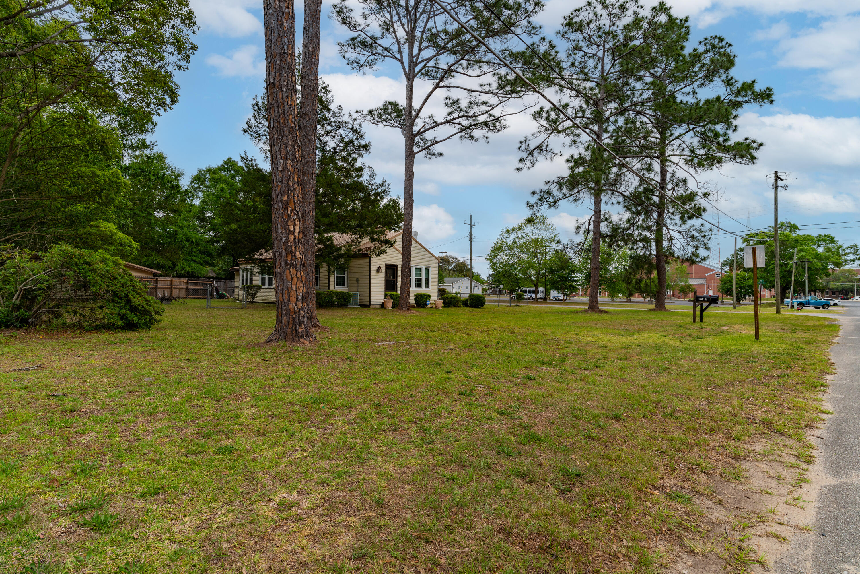 CRESTVIEW - Residential