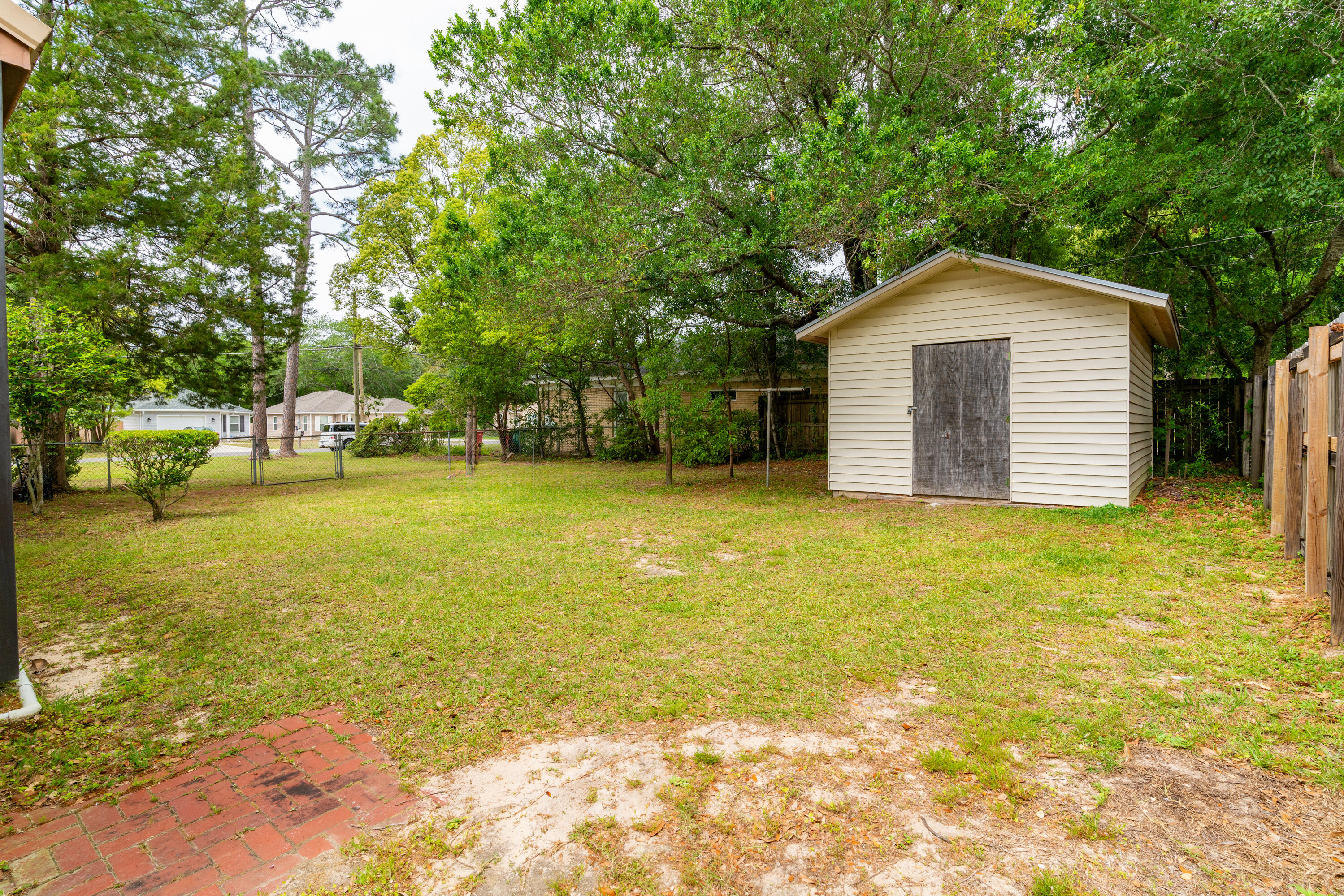 CRESTVIEW - Residential