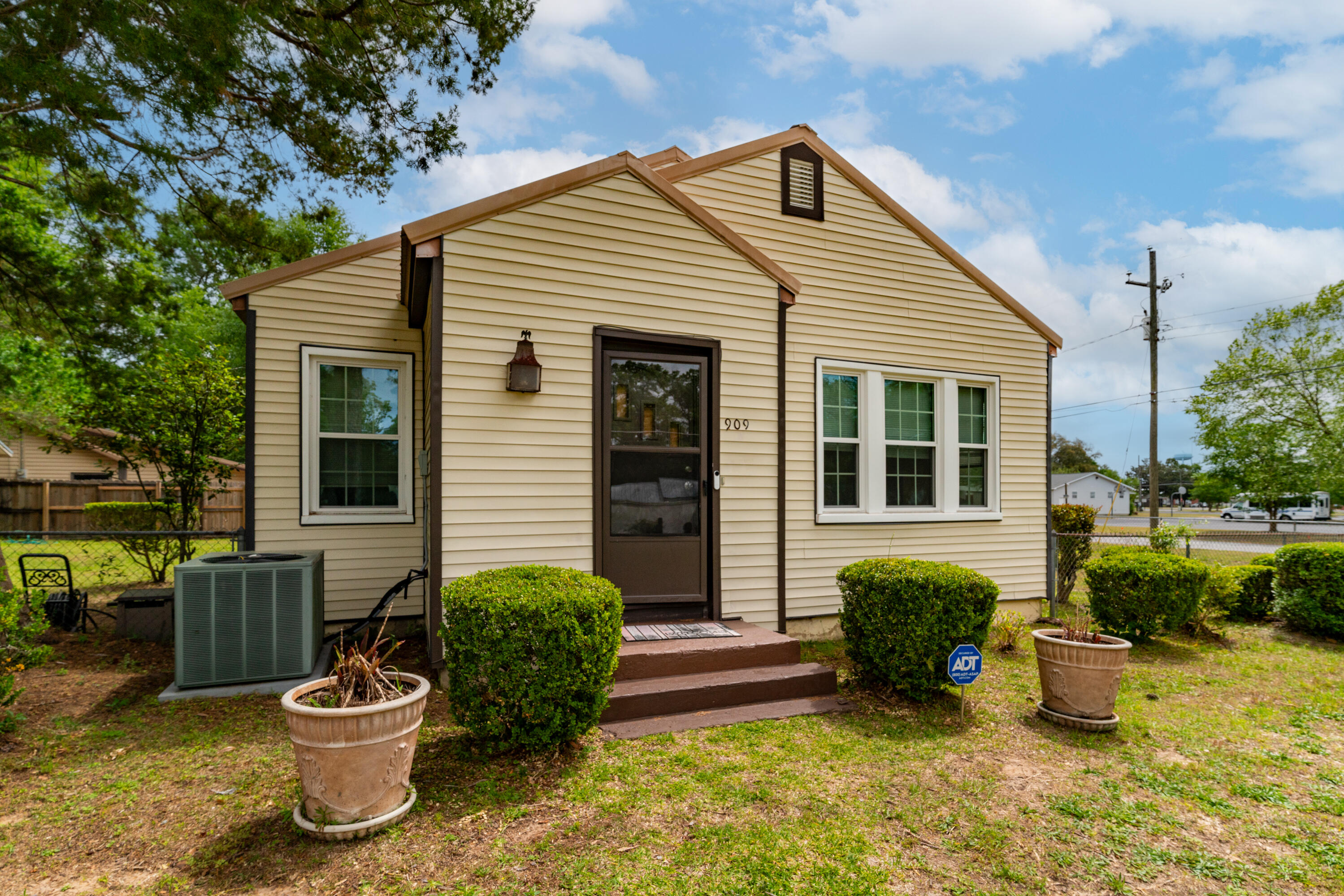 CRESTVIEW - Residential