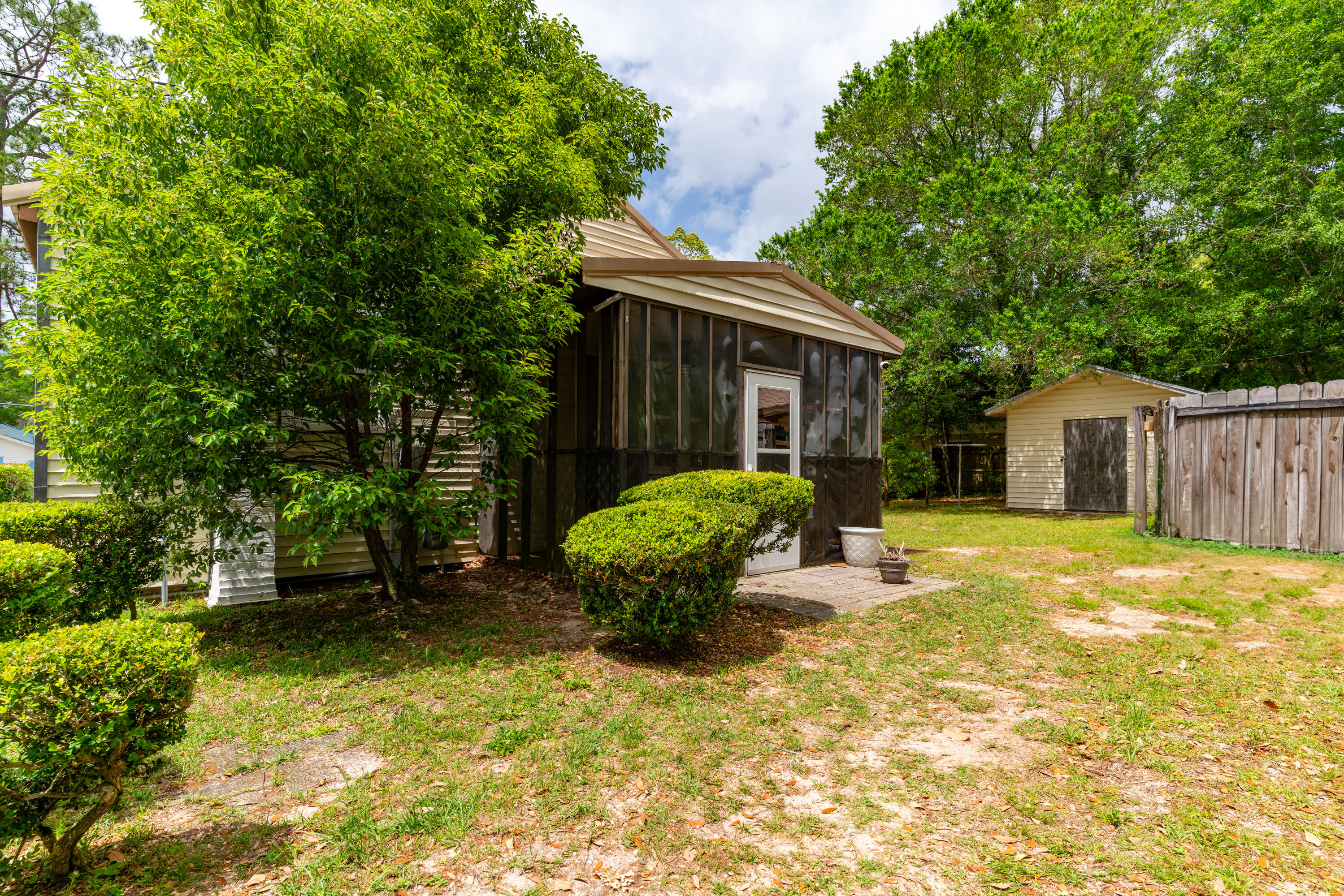 CRESTVIEW - Residential