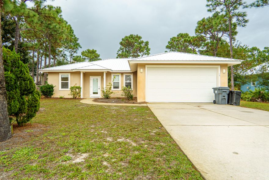 Great home conveniently located to Sandestin area for hospital, grocery stores, restaurants, etc. Also, has deeded water access for launching your boat or watercraft on Mack Bayou. Wonderful neighborhood conducive to walking , kids playing and riding bicycles.