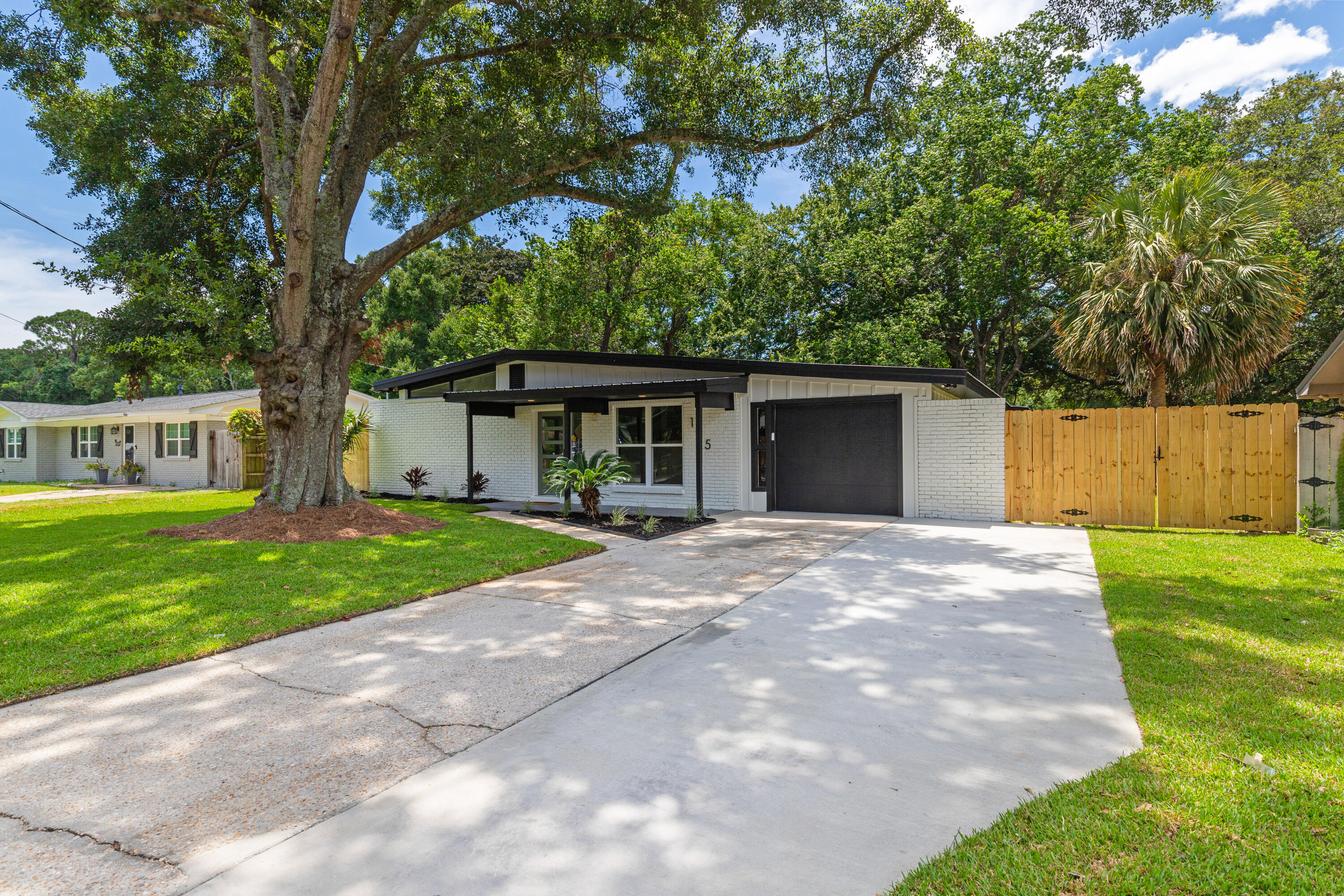 MIRAMAR ESTATES 1ST ADDN - Residential