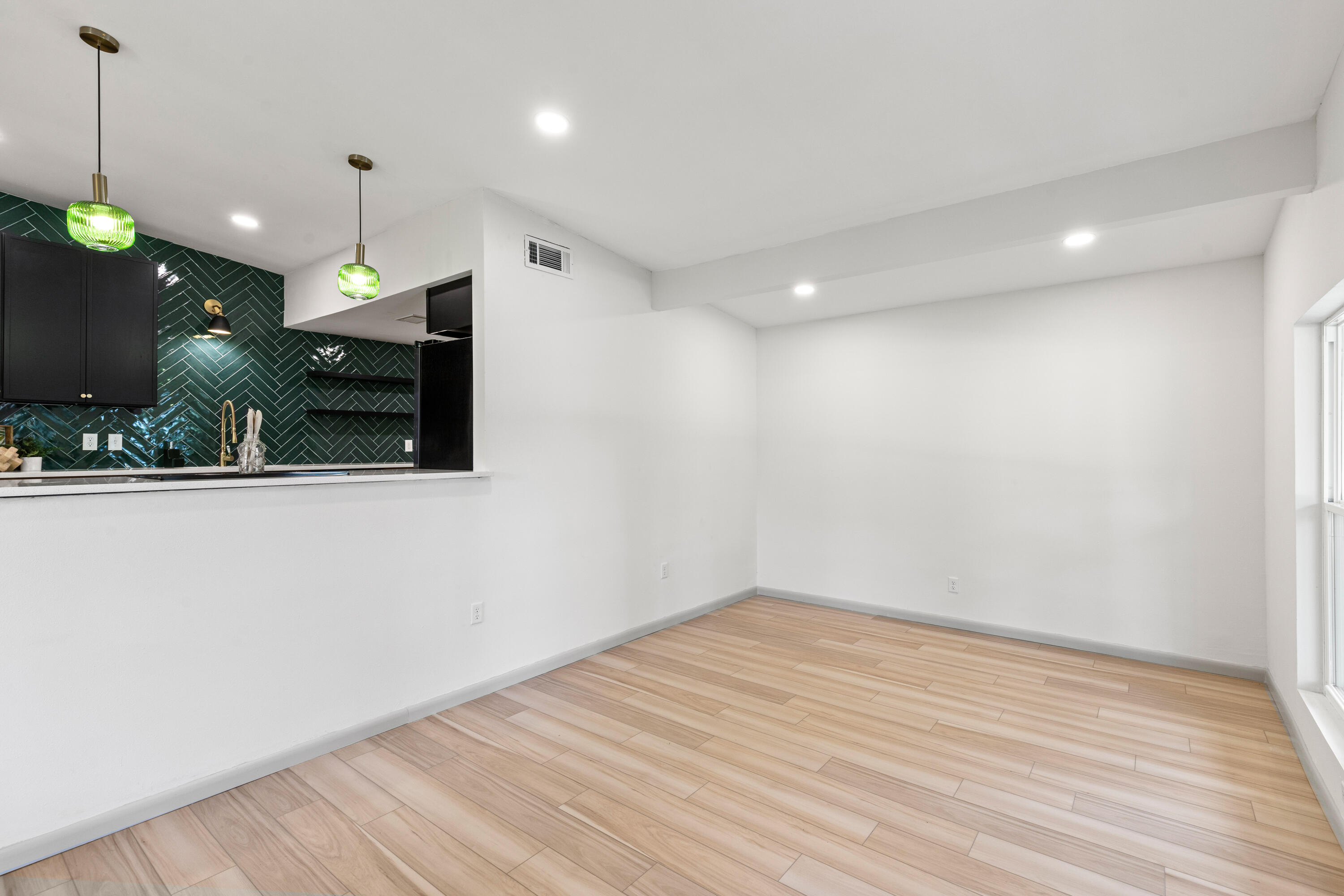 MIRAMAR ESTATES 1ST ADDN - Residential