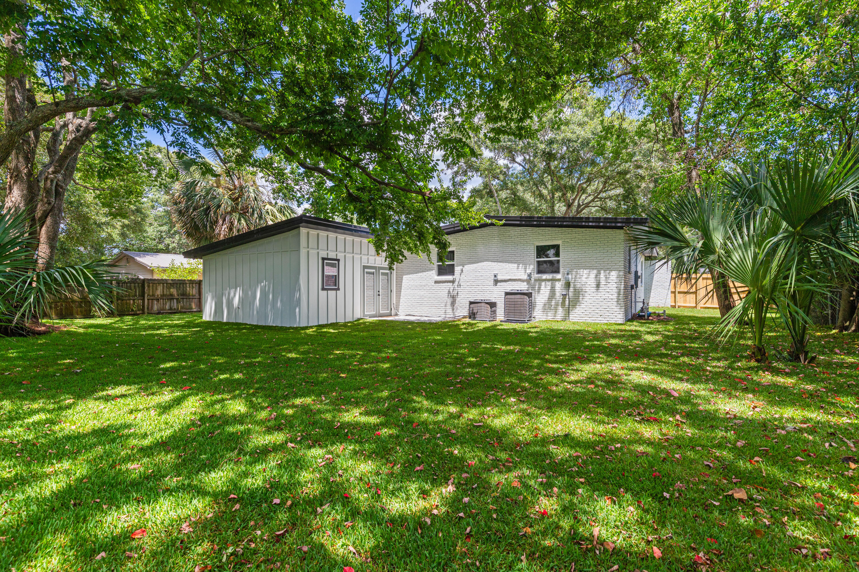 MIRAMAR ESTATES 1ST ADDN - Residential