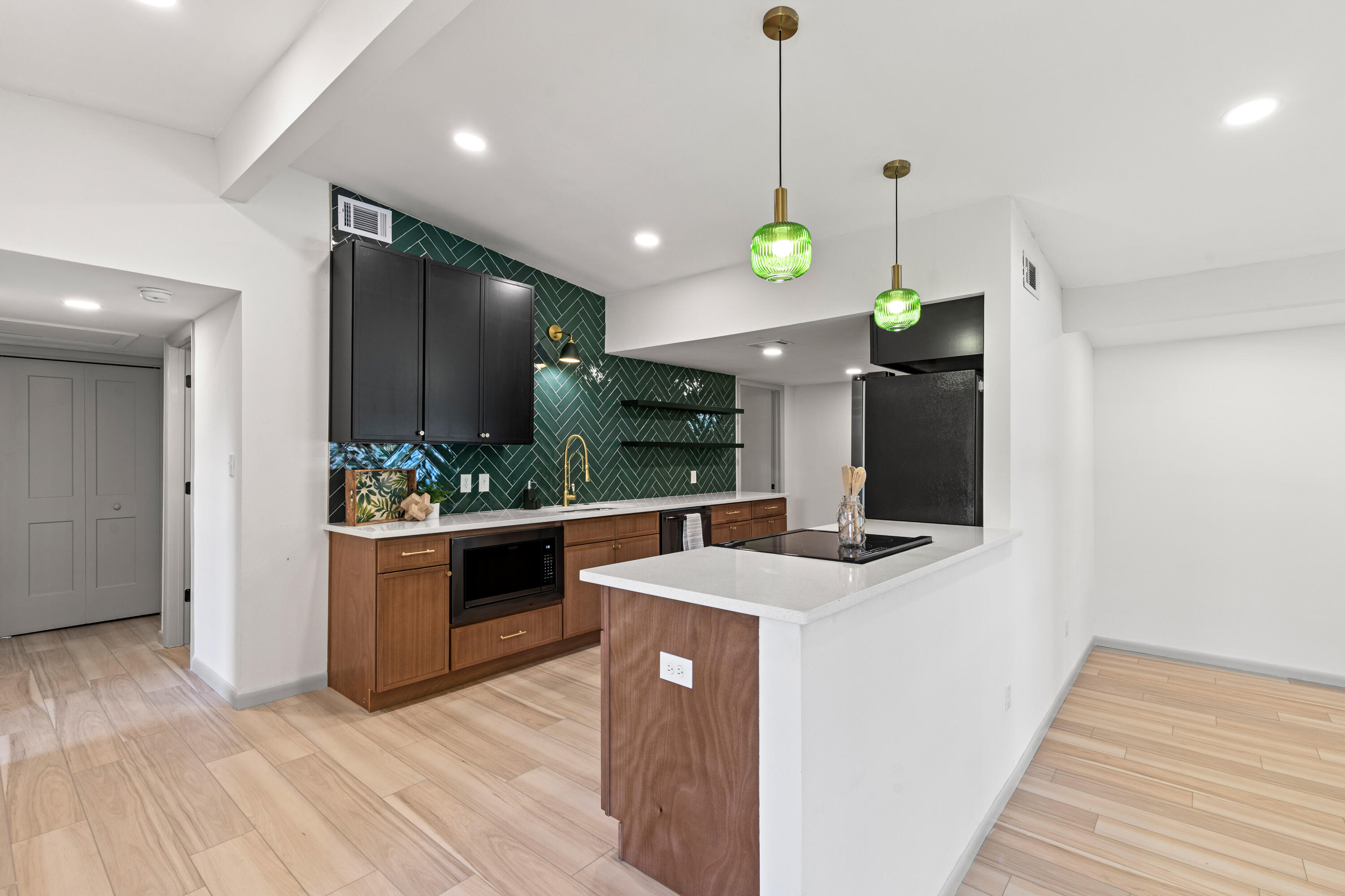 MIRAMAR ESTATES 1ST ADDN - Residential