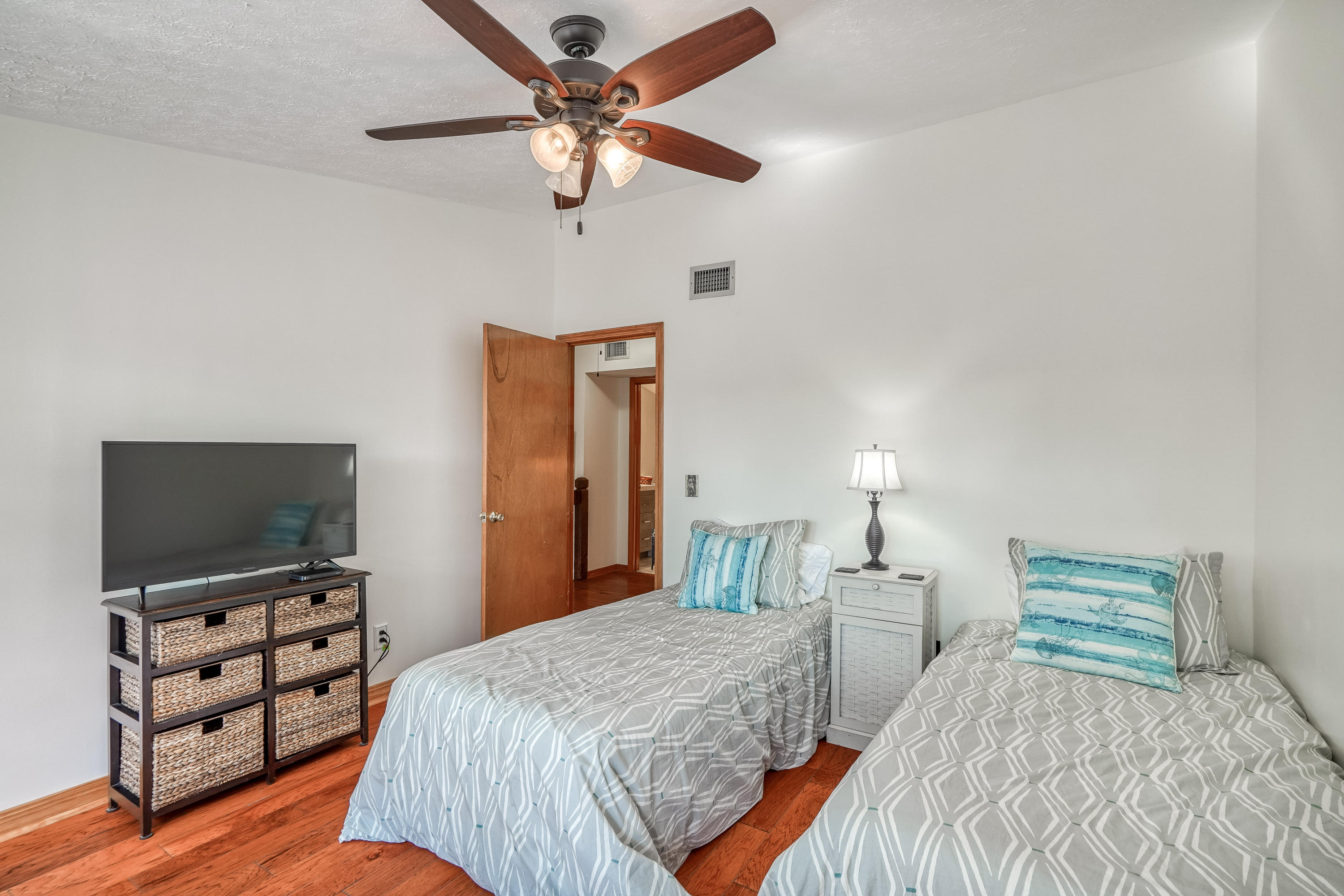 EASTERN LAKE S/D - Residential