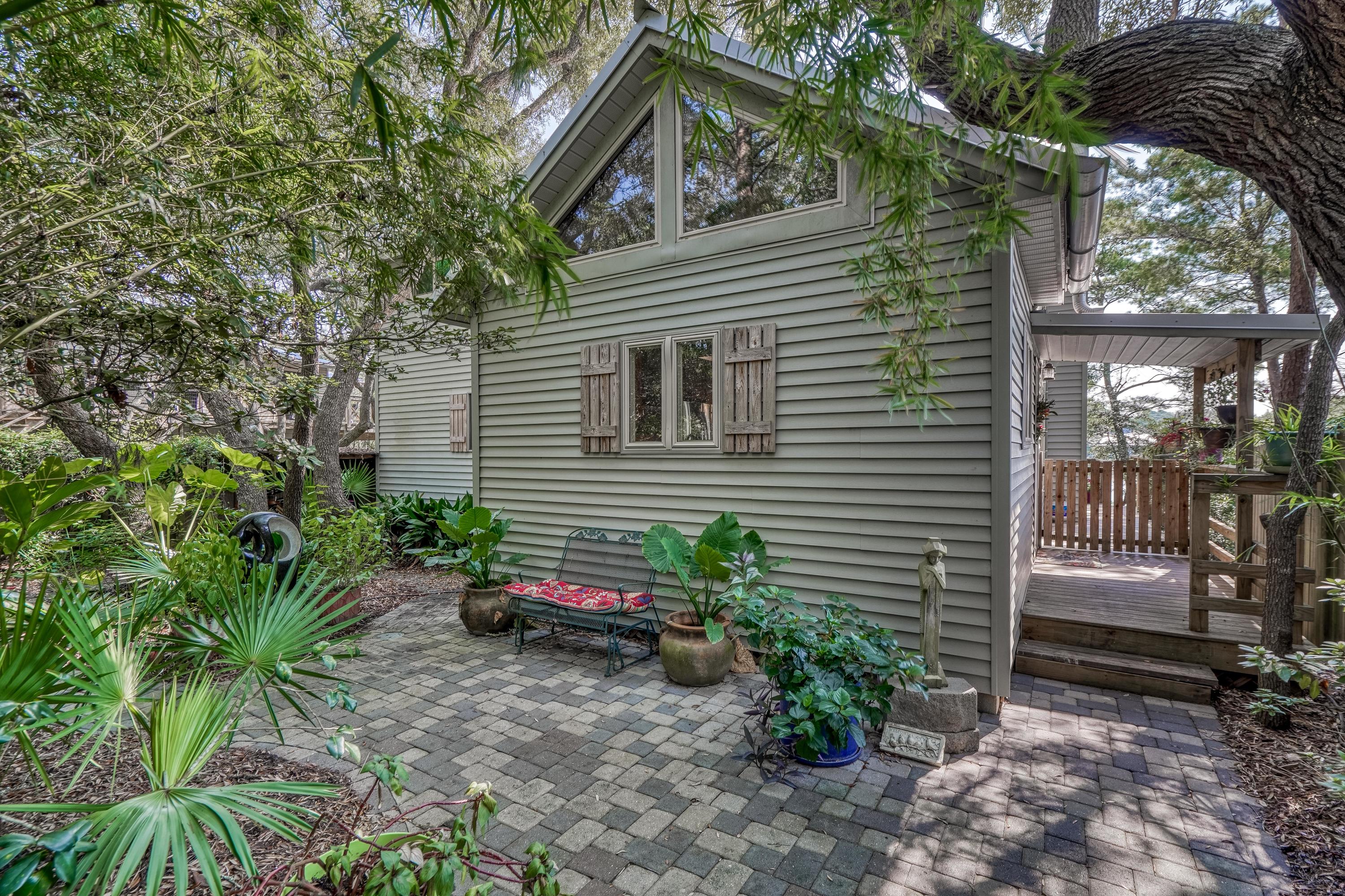 EASTERN LAKE S/D - Residential