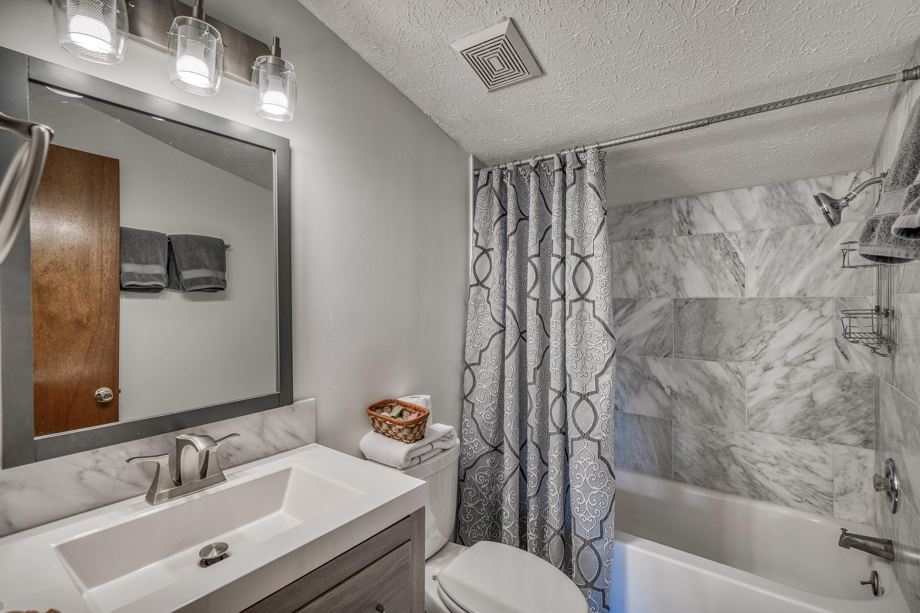 EASTERN LAKE S/D - Residential